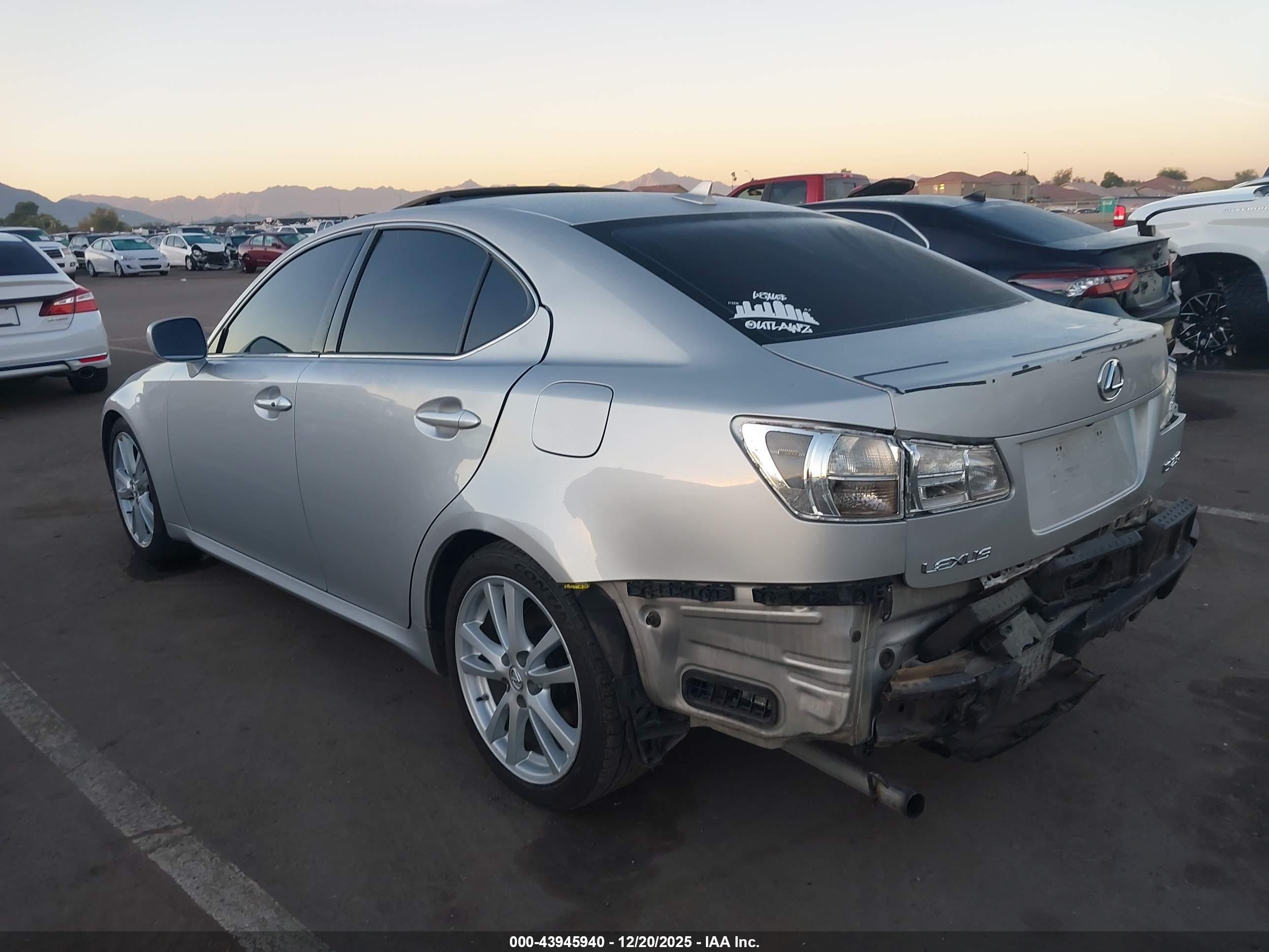 LEXUS IS image 3