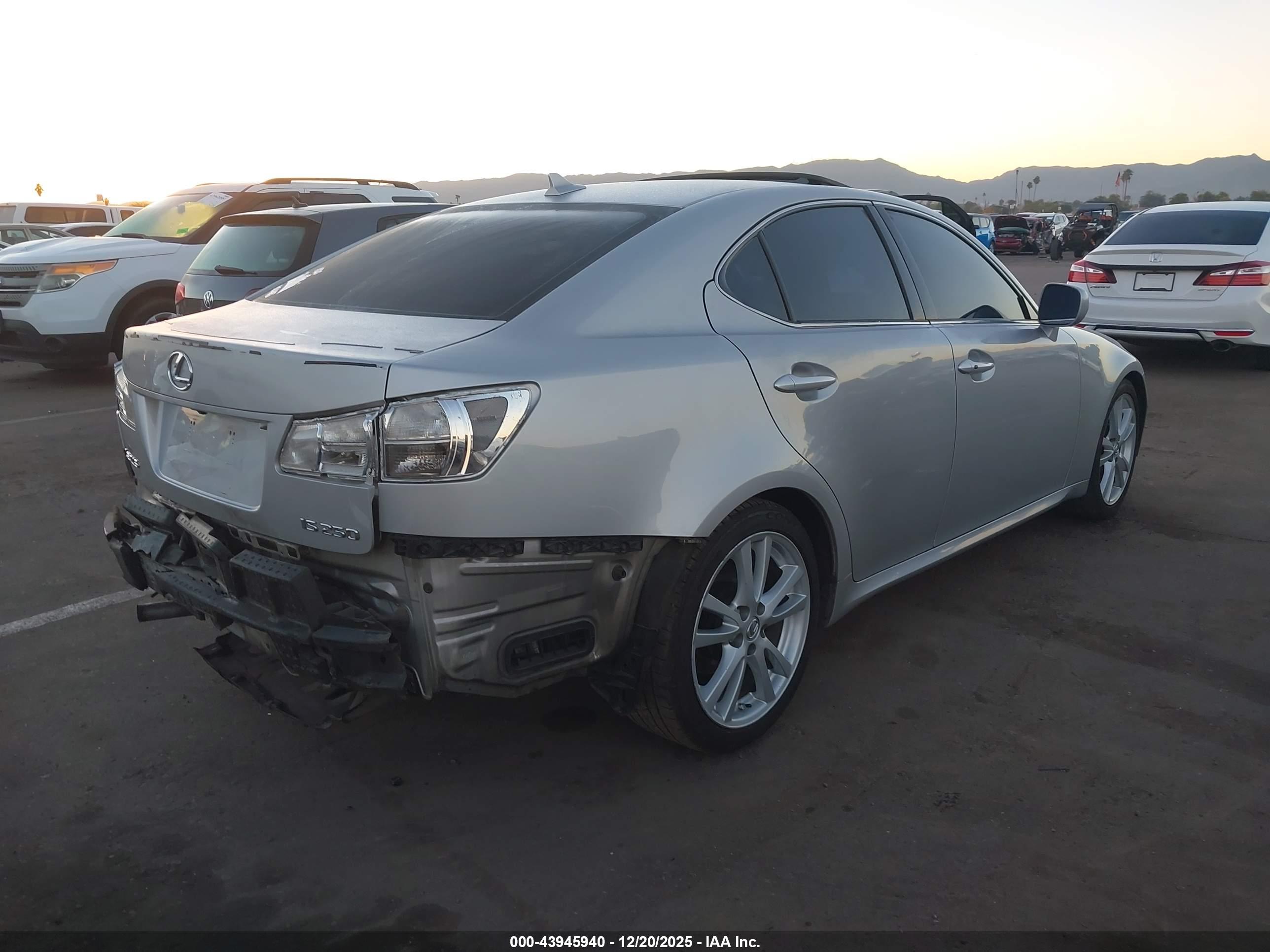 LEXUS IS image 4