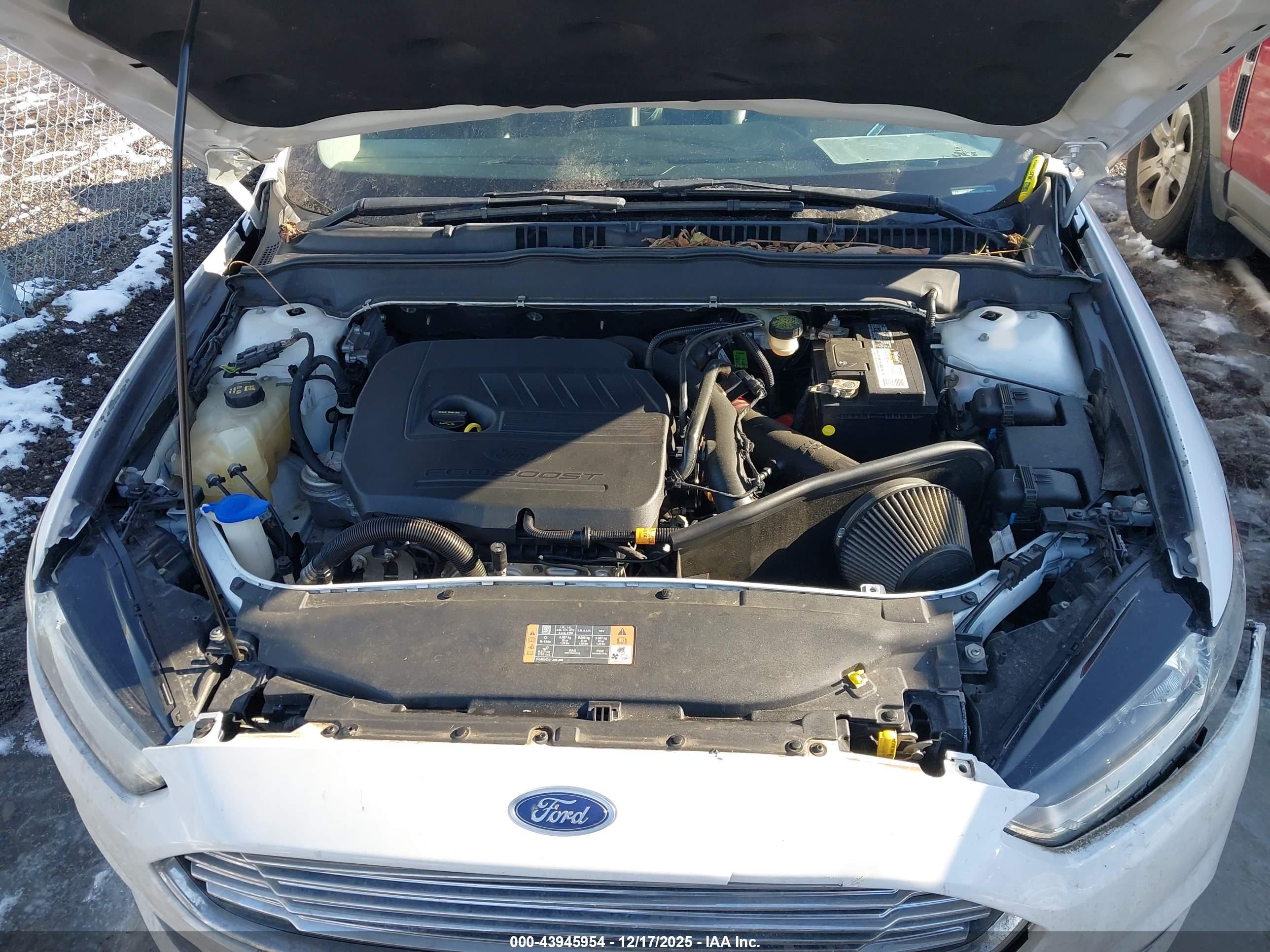 FORD FUSION image 10