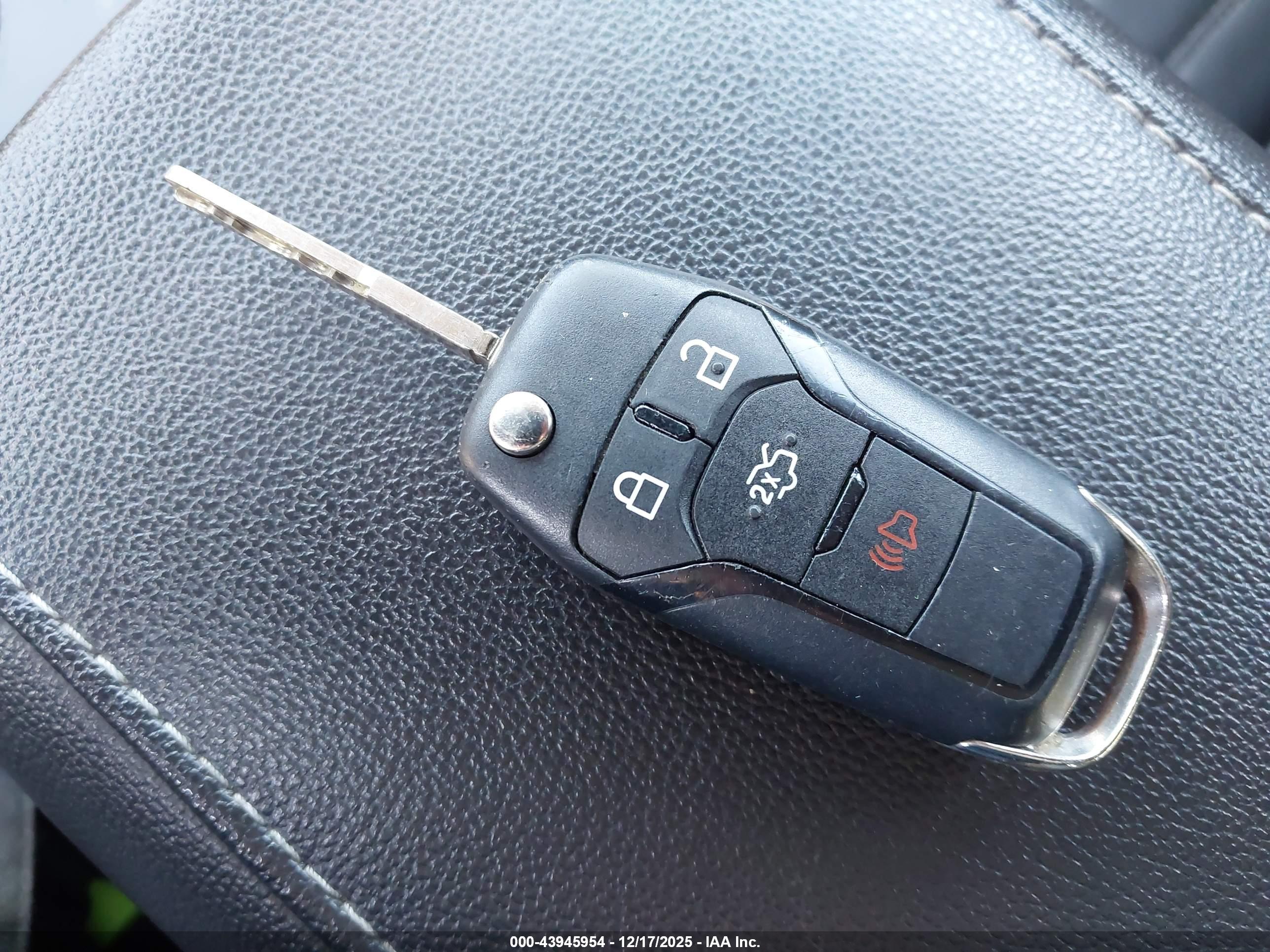 FORD FUSION image 11