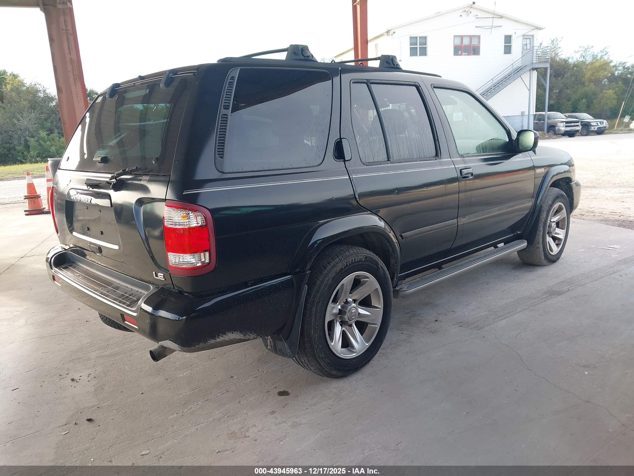 NISSAN PATHFINDER image 4