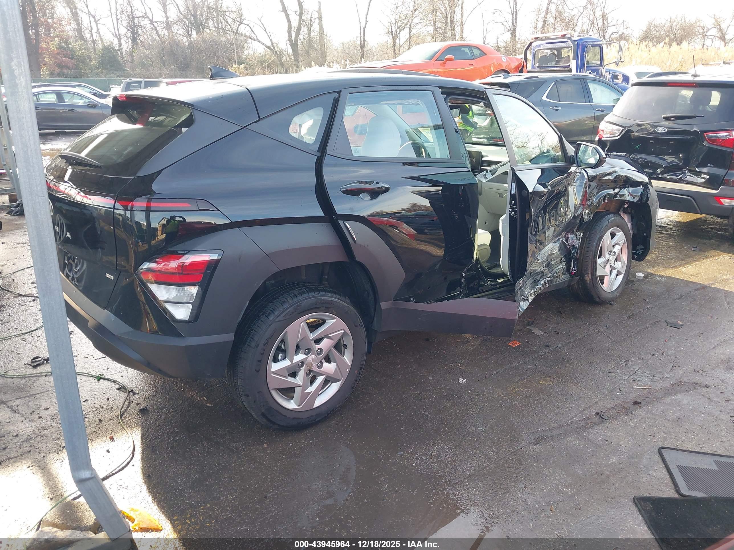 HYUNDAI KONA image 4