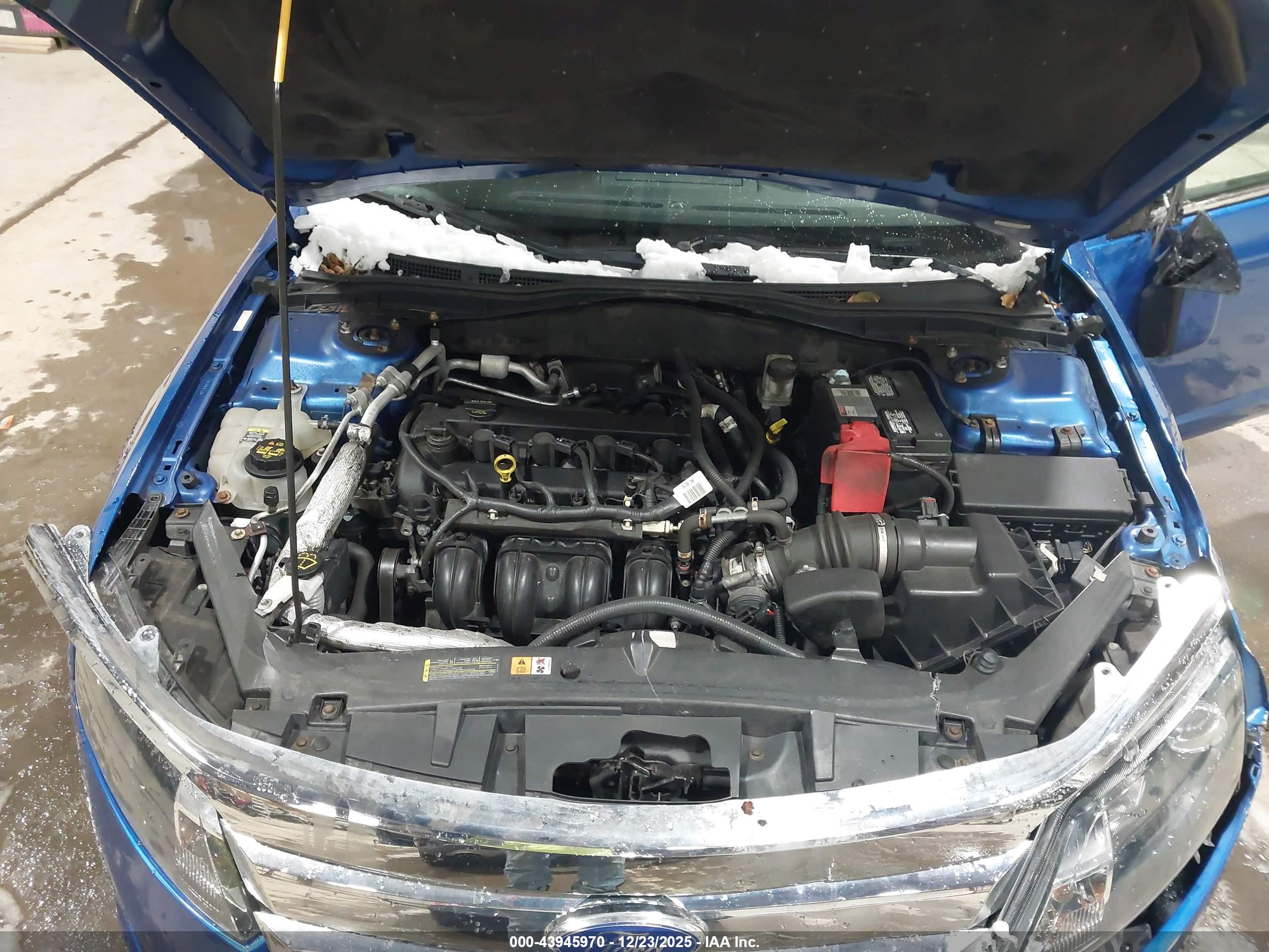 FORD FUSION image 10