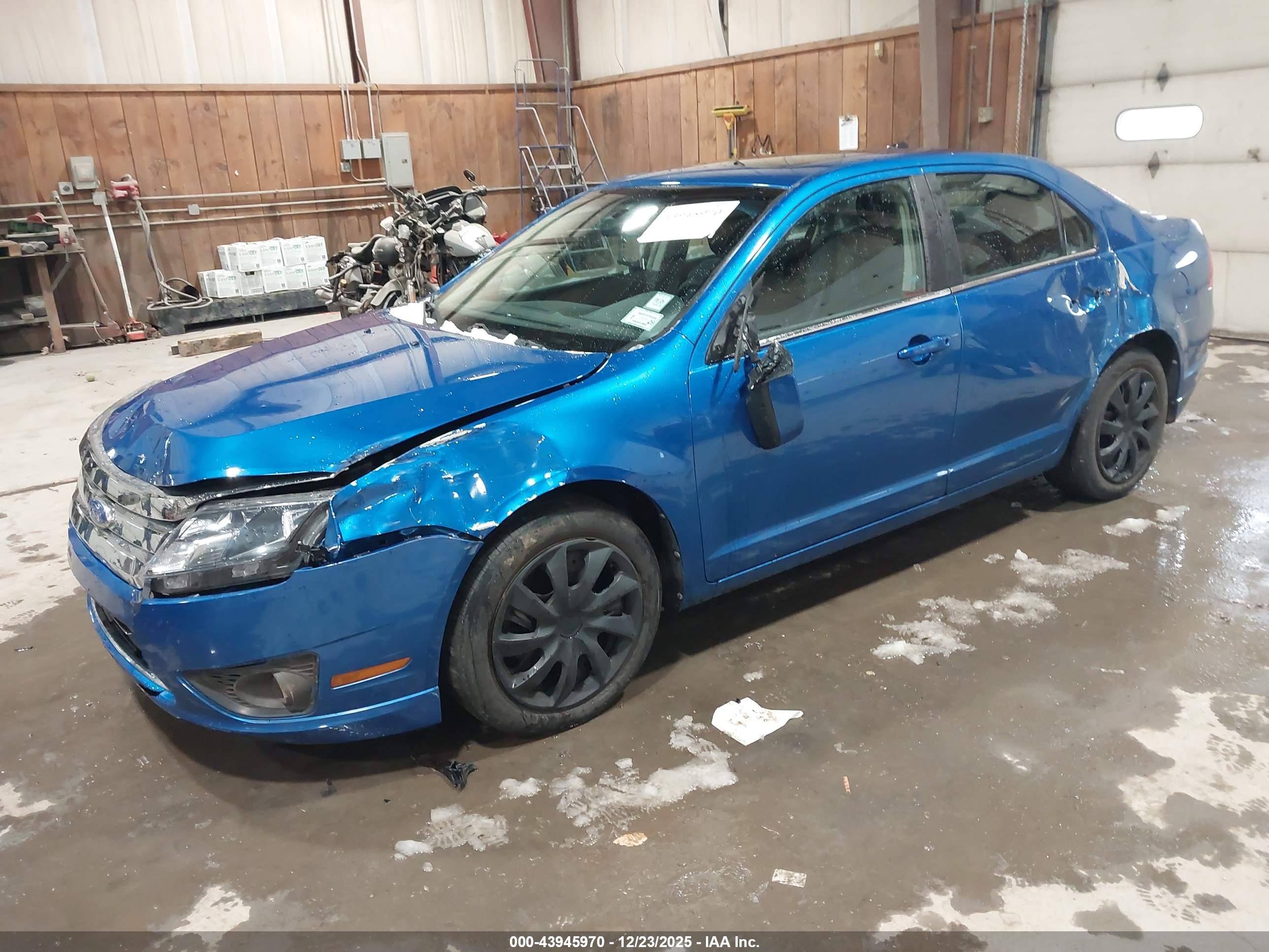 FORD FUSION image 2