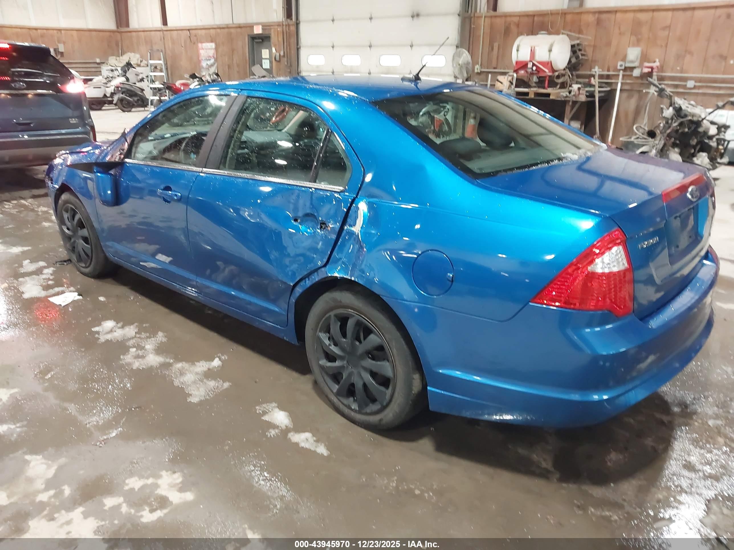 FORD FUSION image 3