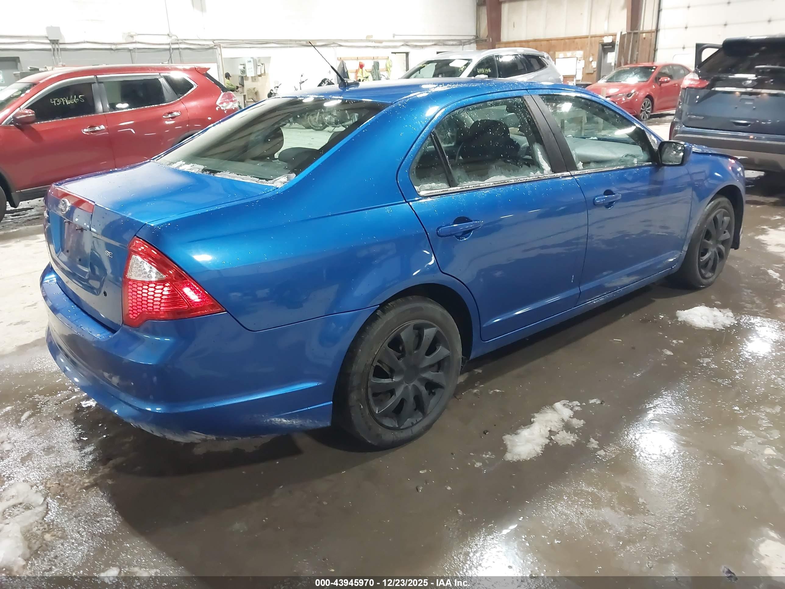 FORD FUSION image 4