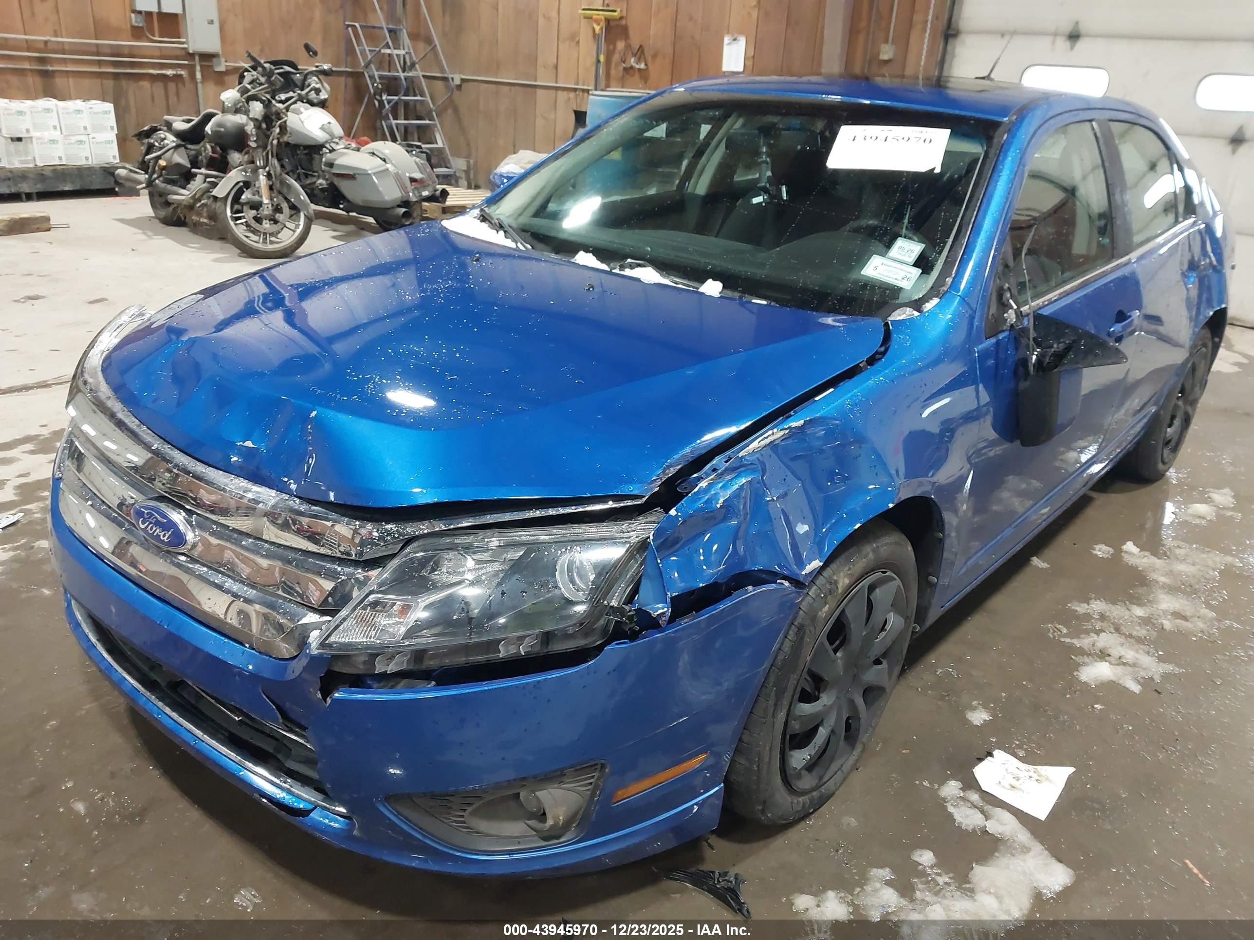 FORD FUSION image 6