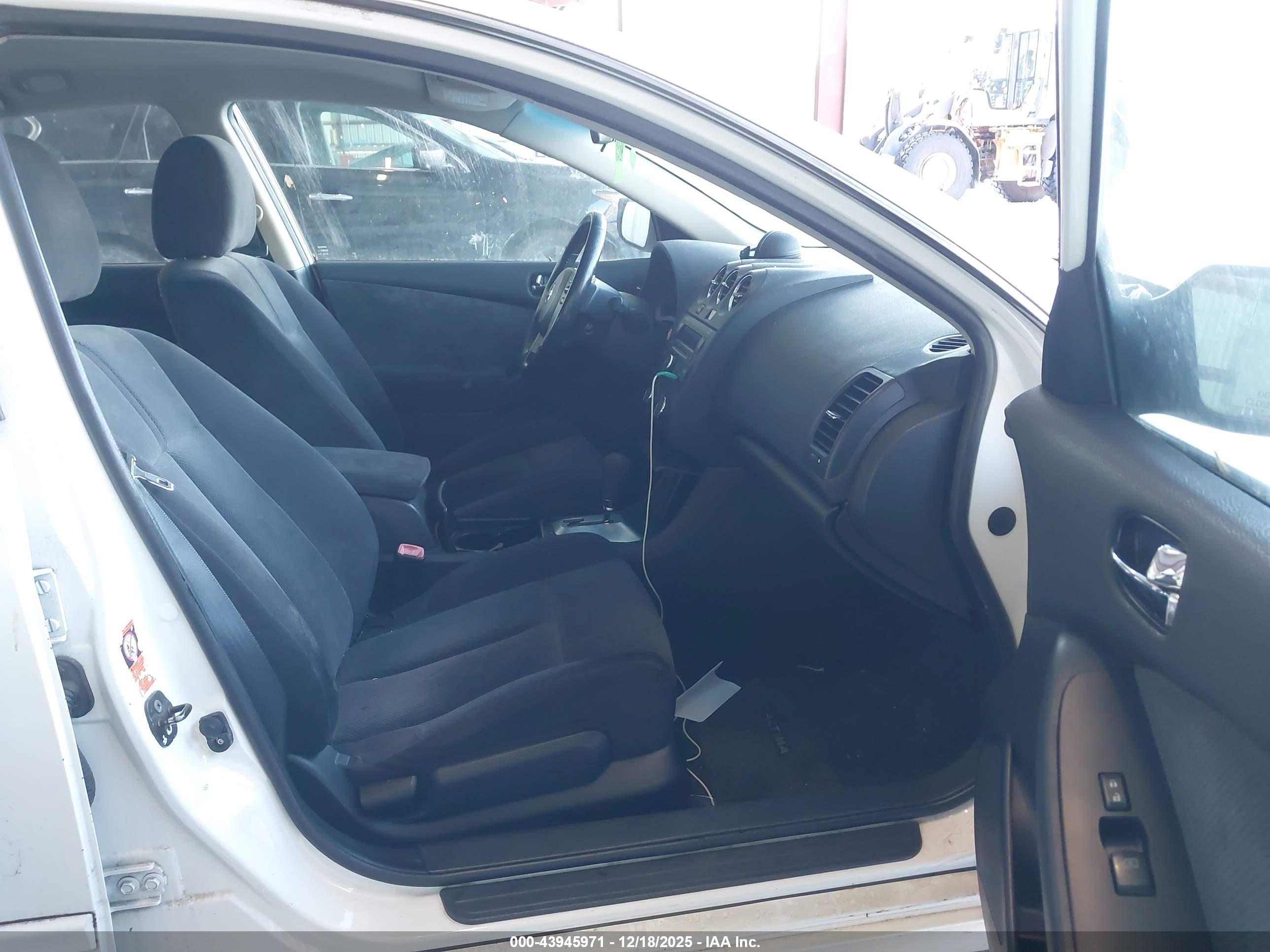 NISSAN ALTIMA image 5