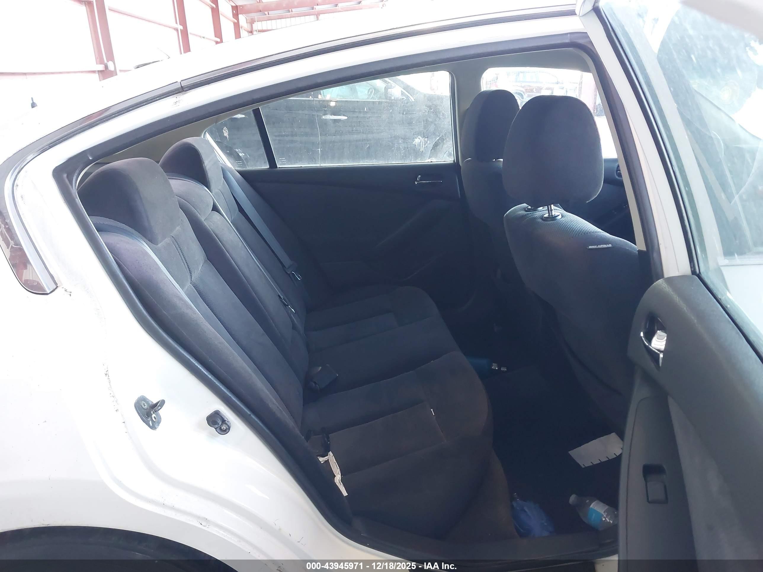 NISSAN ALTIMA image 8