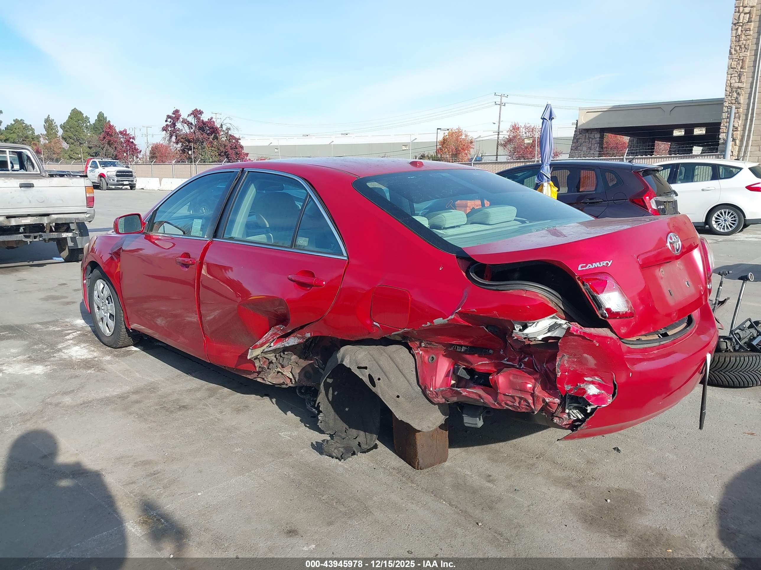 TOYOTA CAMRY image 3