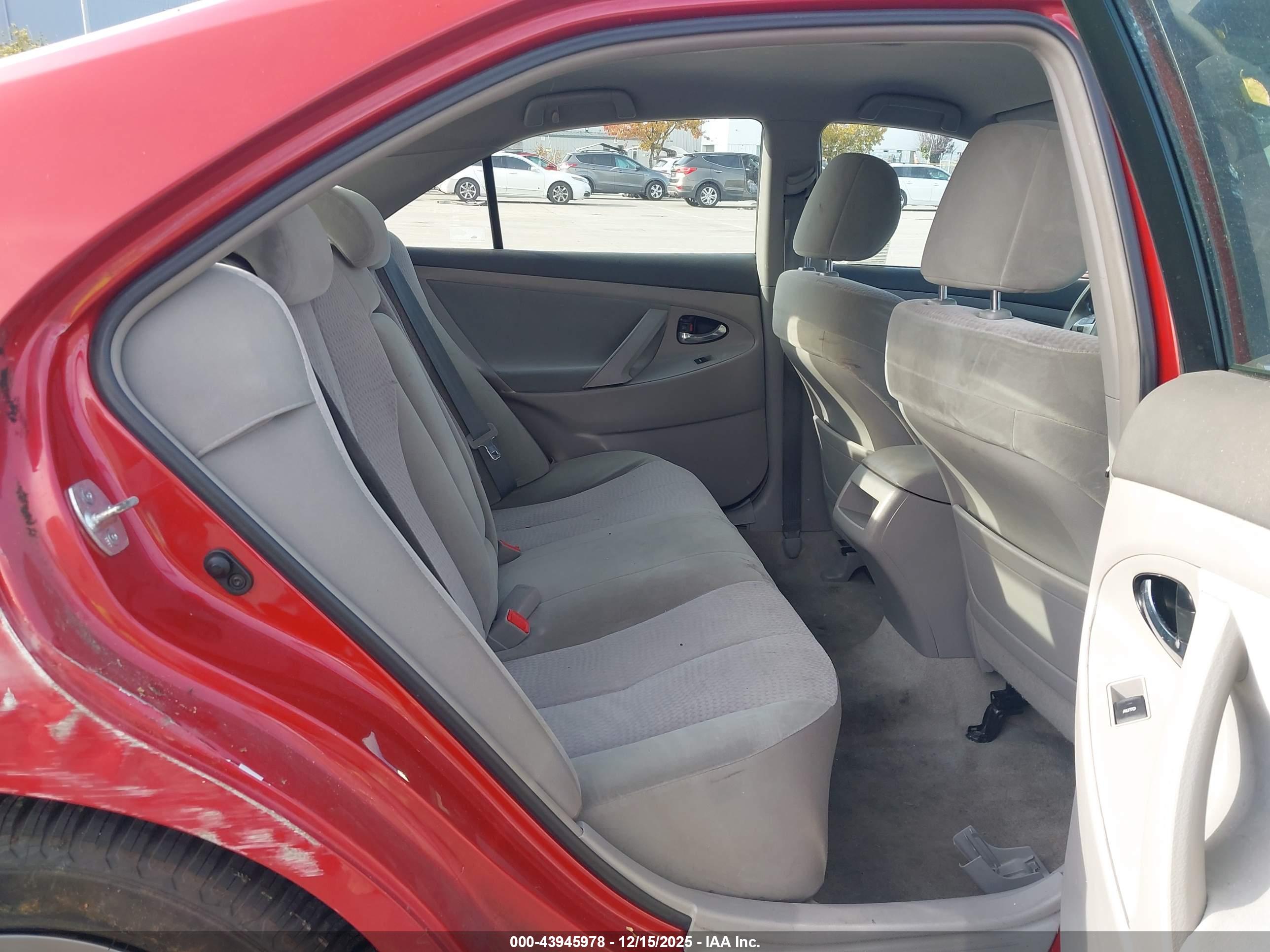 TOYOTA CAMRY image 8