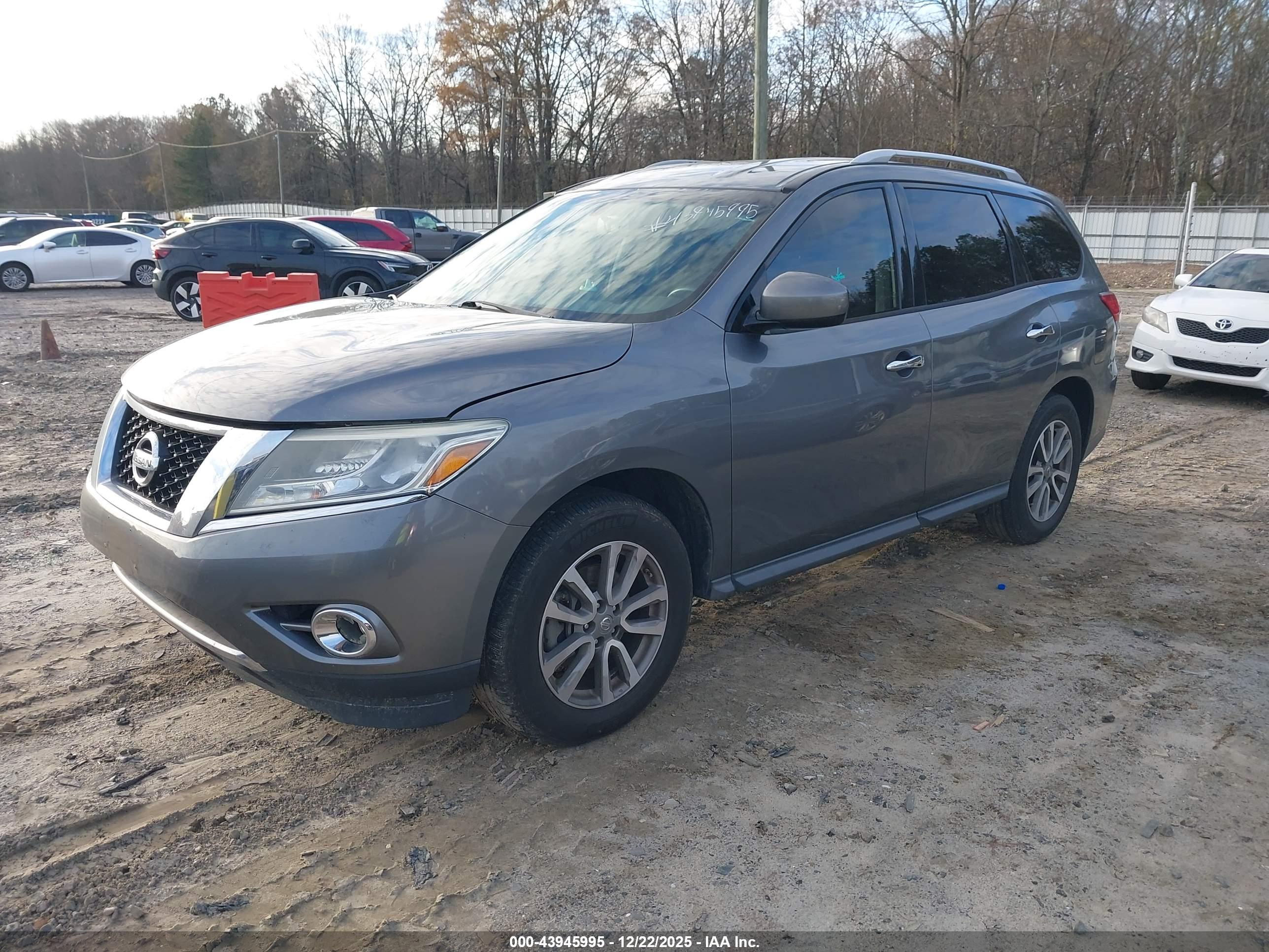 NISSAN PATHFINDER image 2