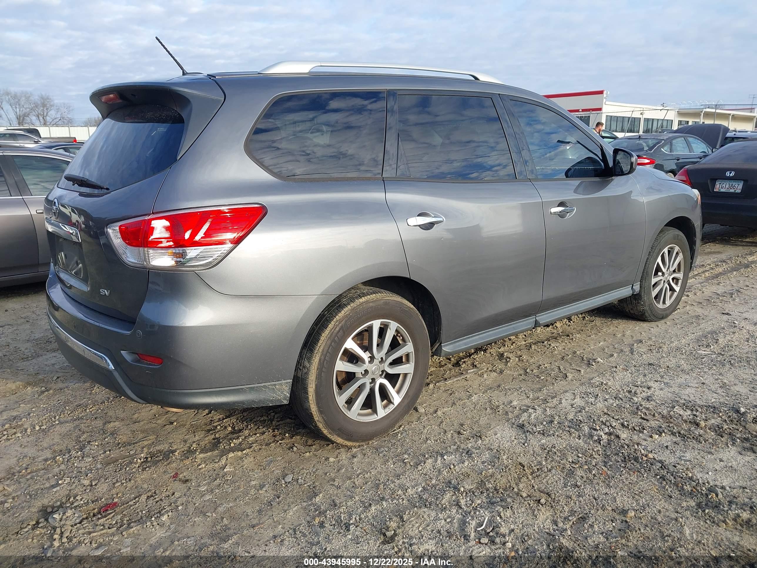 NISSAN PATHFINDER image 4
