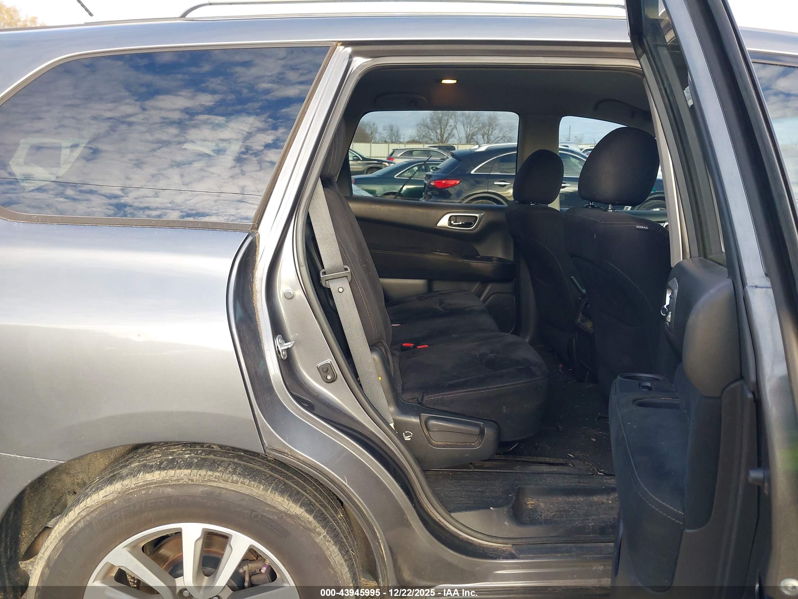 NISSAN PATHFINDER image 8