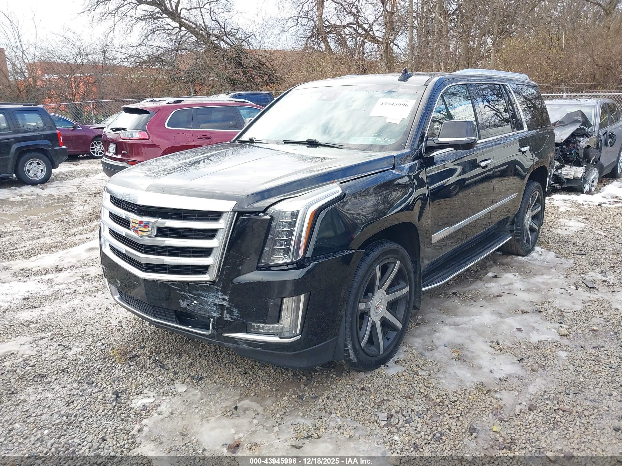 CADILLAC ESCALADE image 2