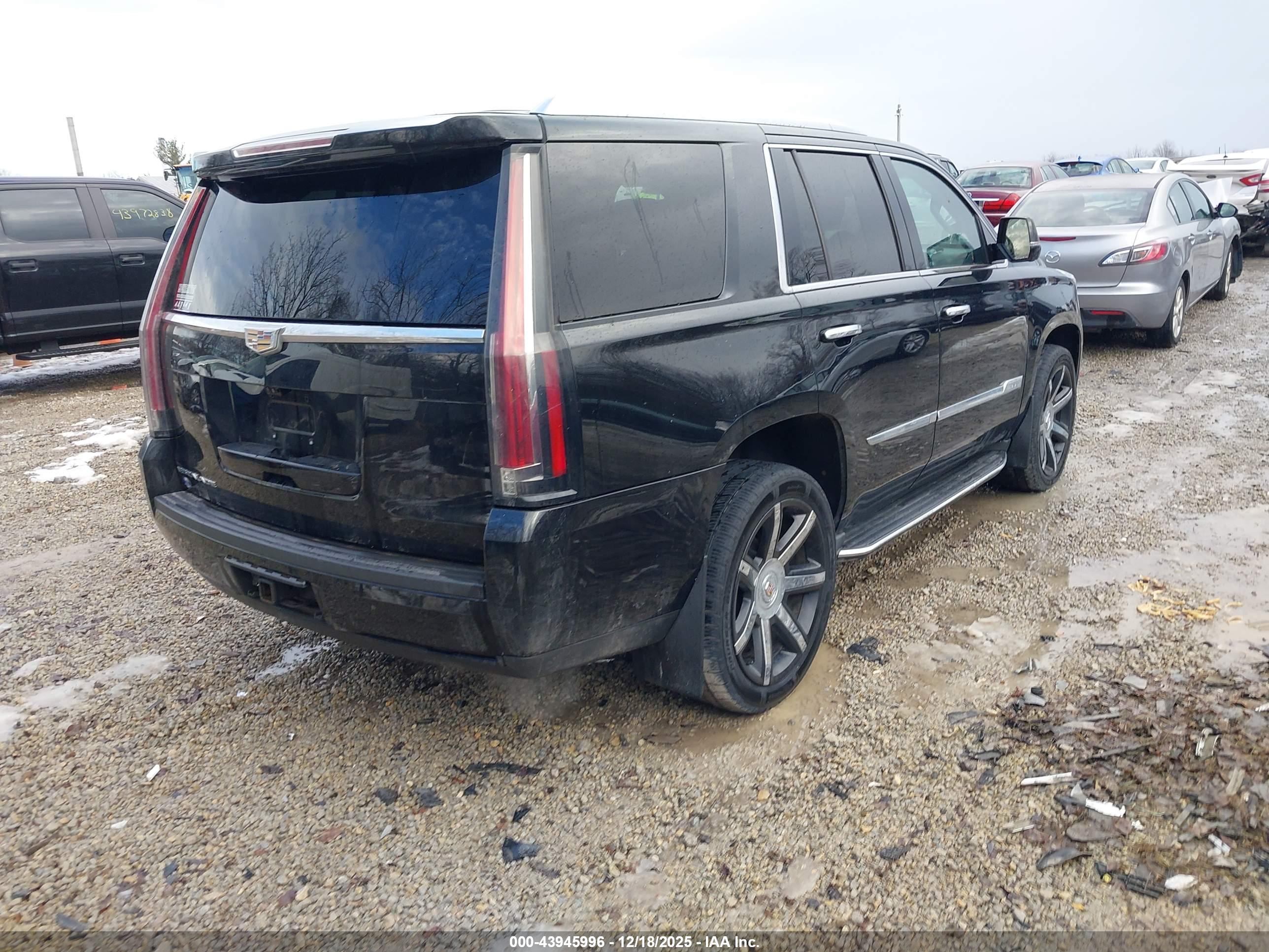 CADILLAC ESCALADE image 4