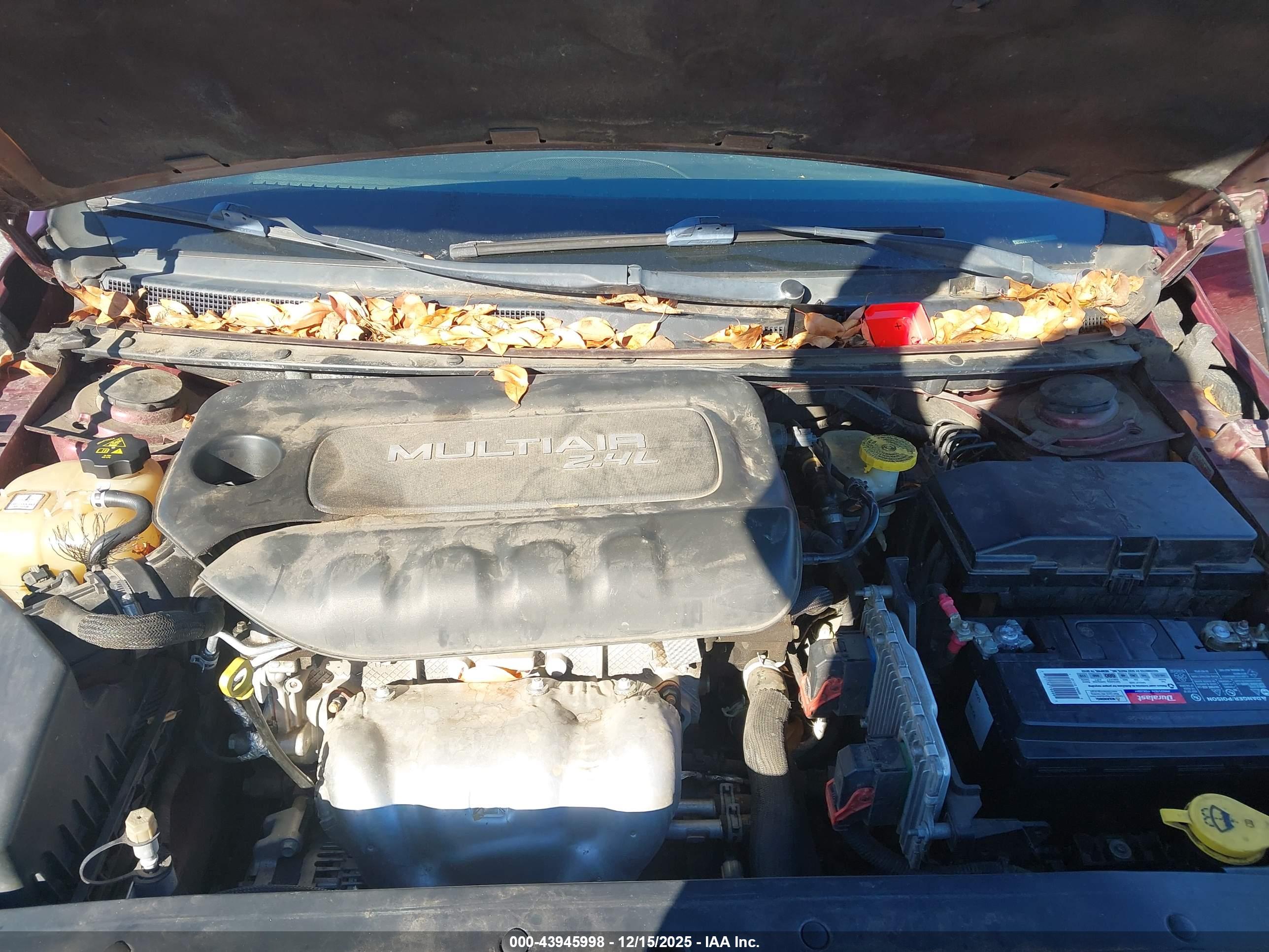CHRYSLER 200 image 10