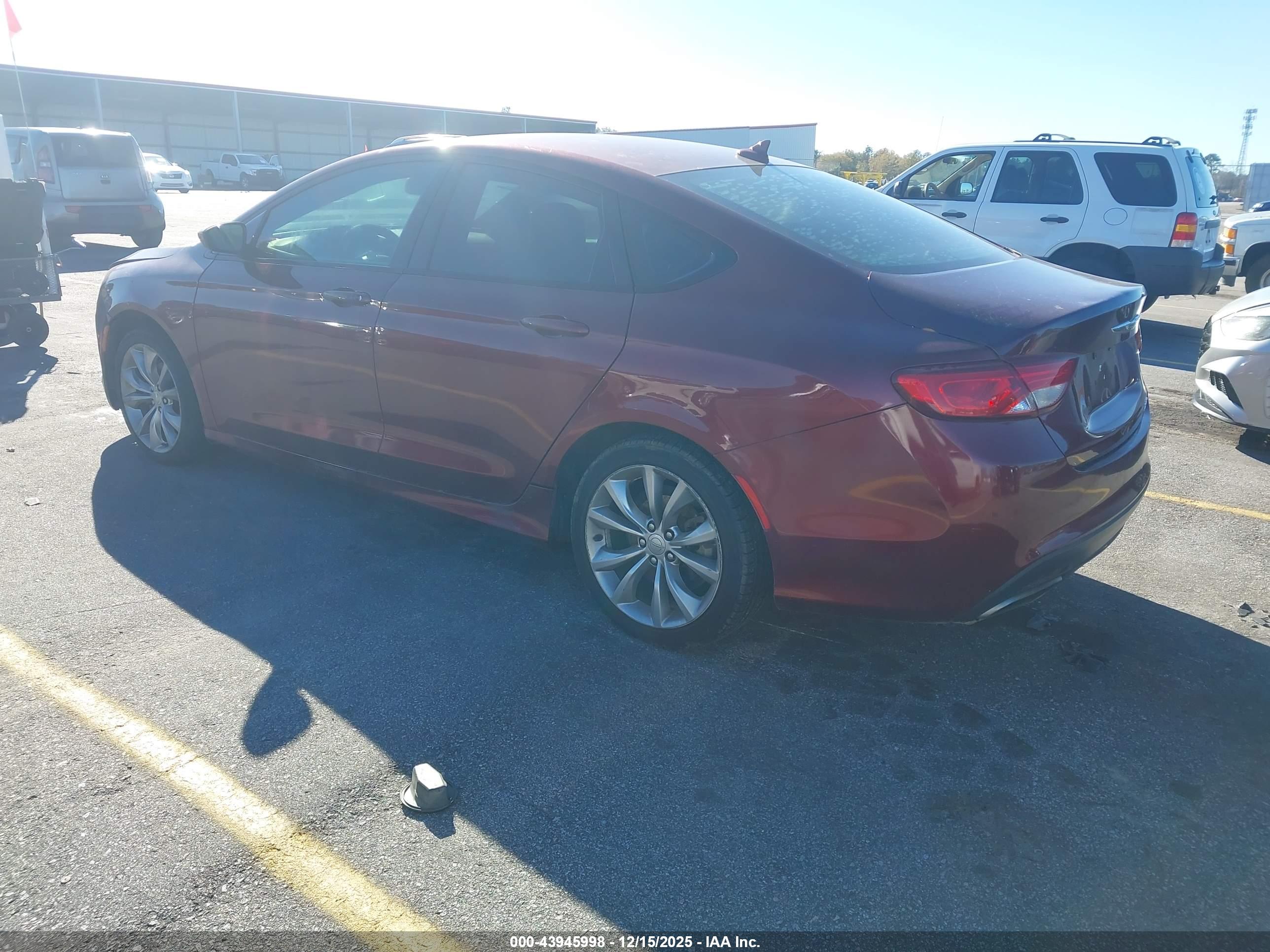 CHRYSLER 200 image 3