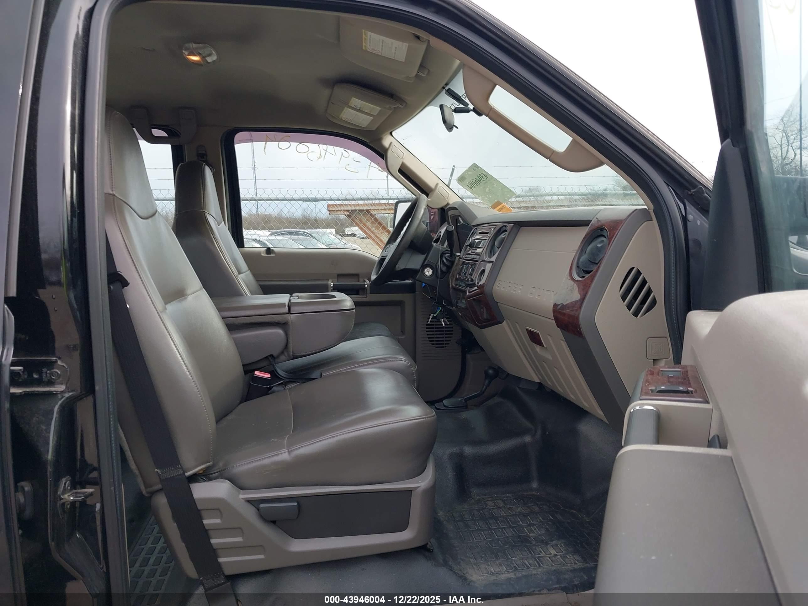 FORD F-450 image 8