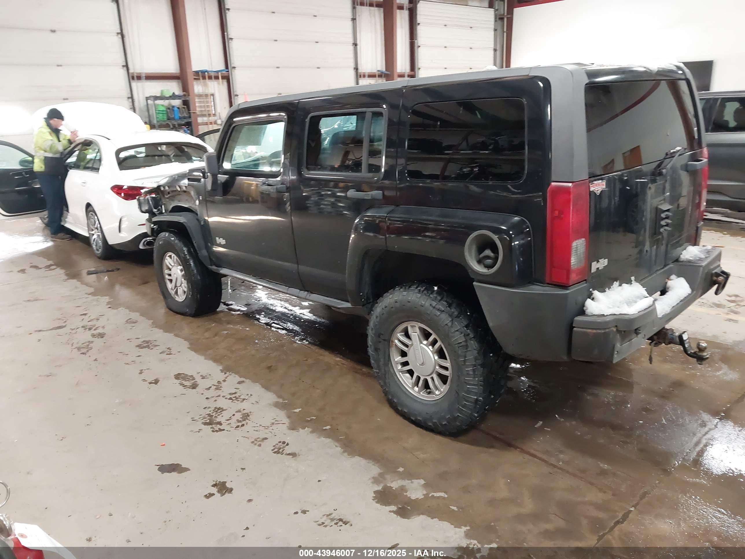 HUMMER H3 image 3