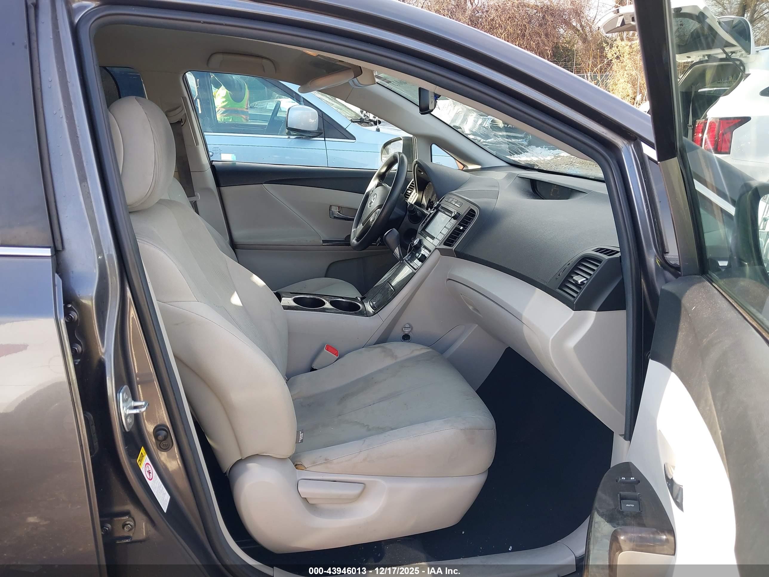 TOYOTA VENZA image 5