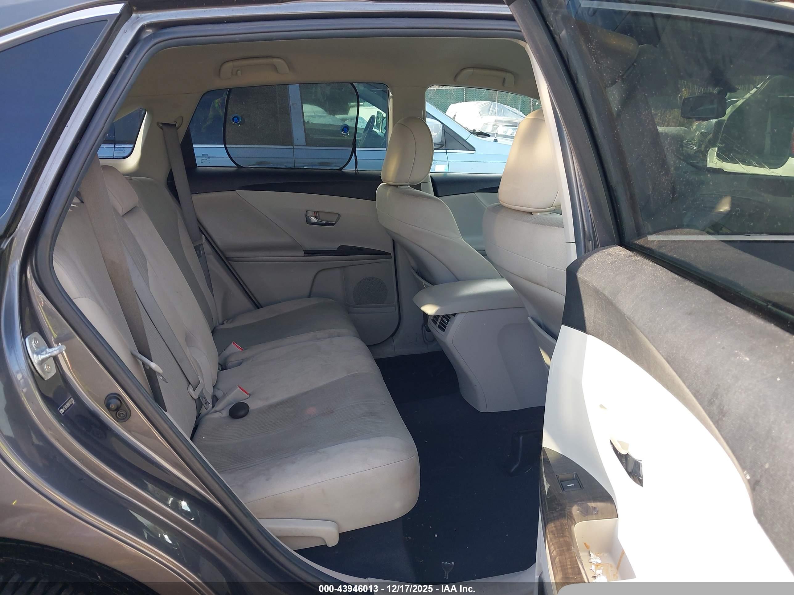 TOYOTA VENZA image 8