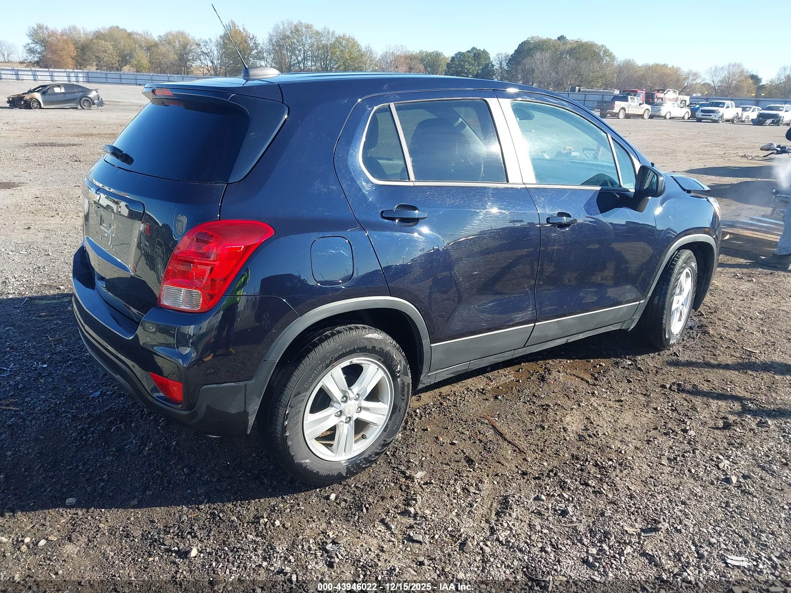 CHEVROLET TRAX image 4