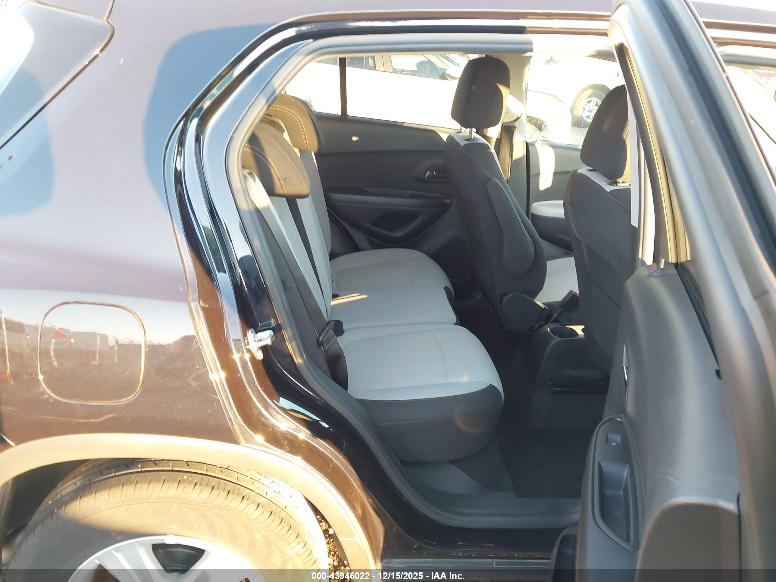 CHEVROLET TRAX image 8