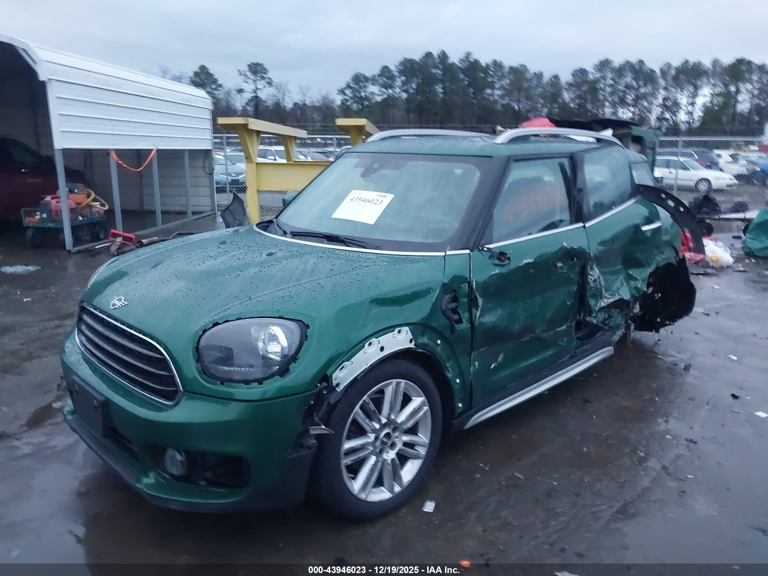 MINI COUNTRYMAN image 2