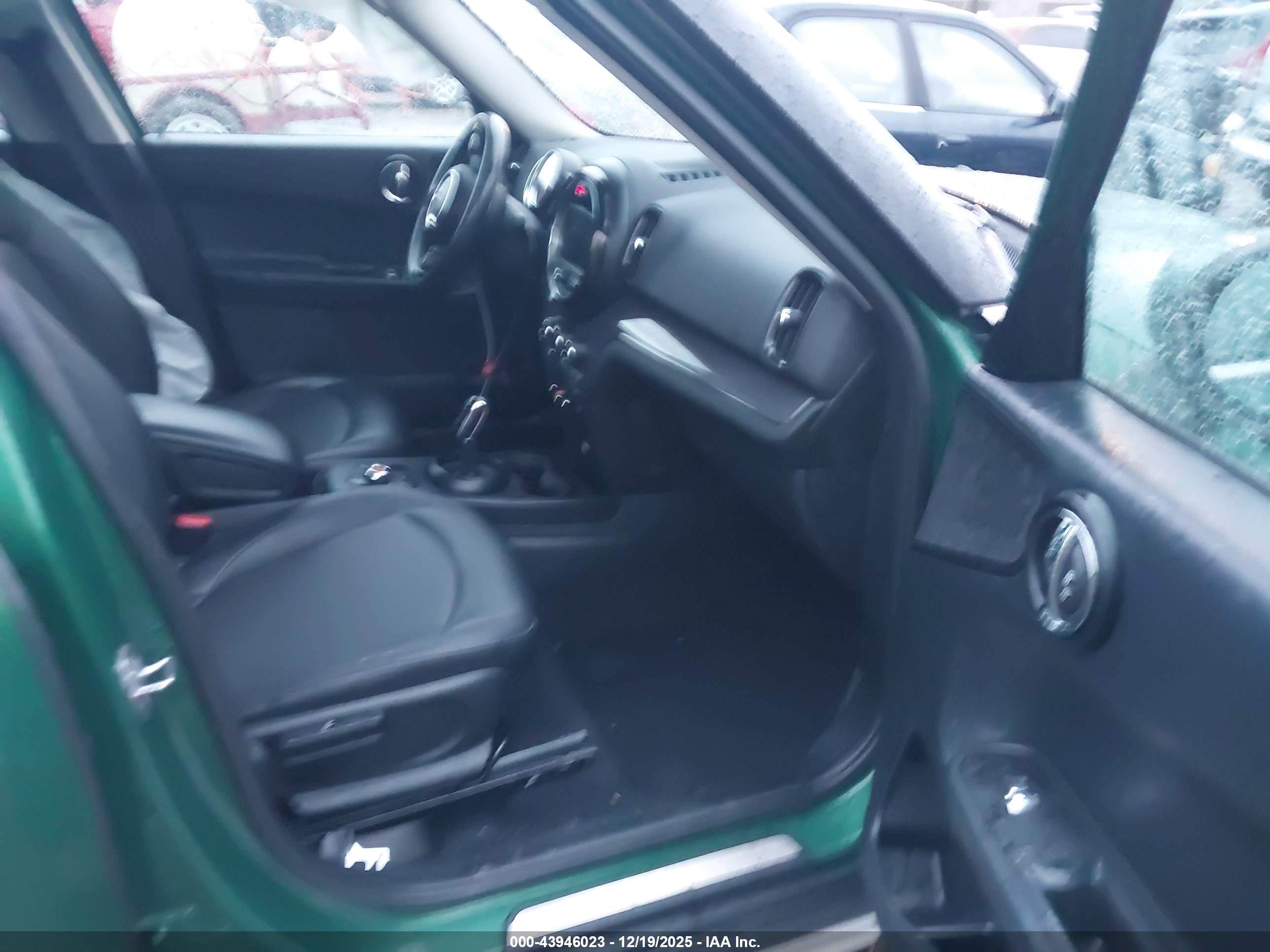 MINI COUNTRYMAN image 5
