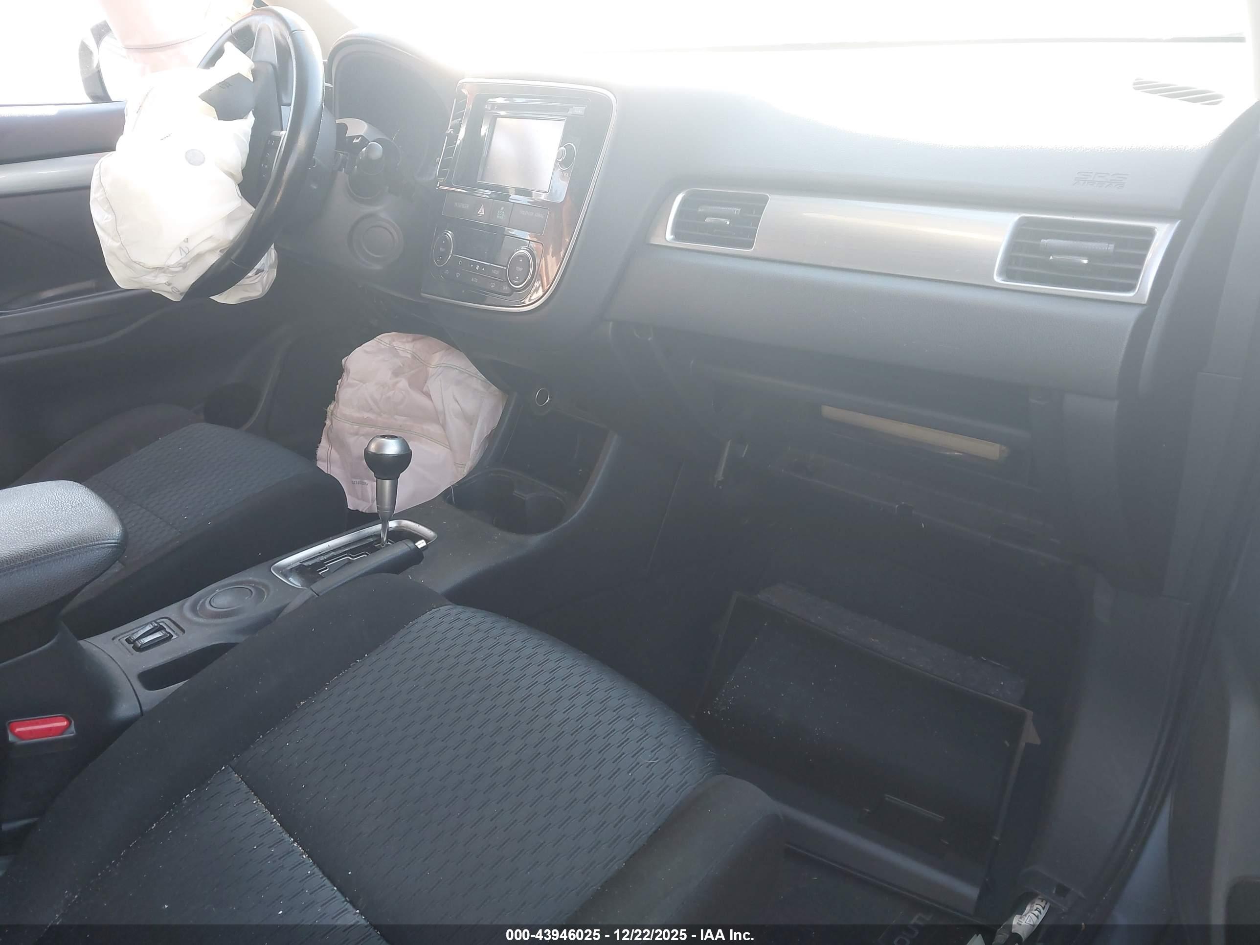 MITSUBISHI OUTLANDER image 5