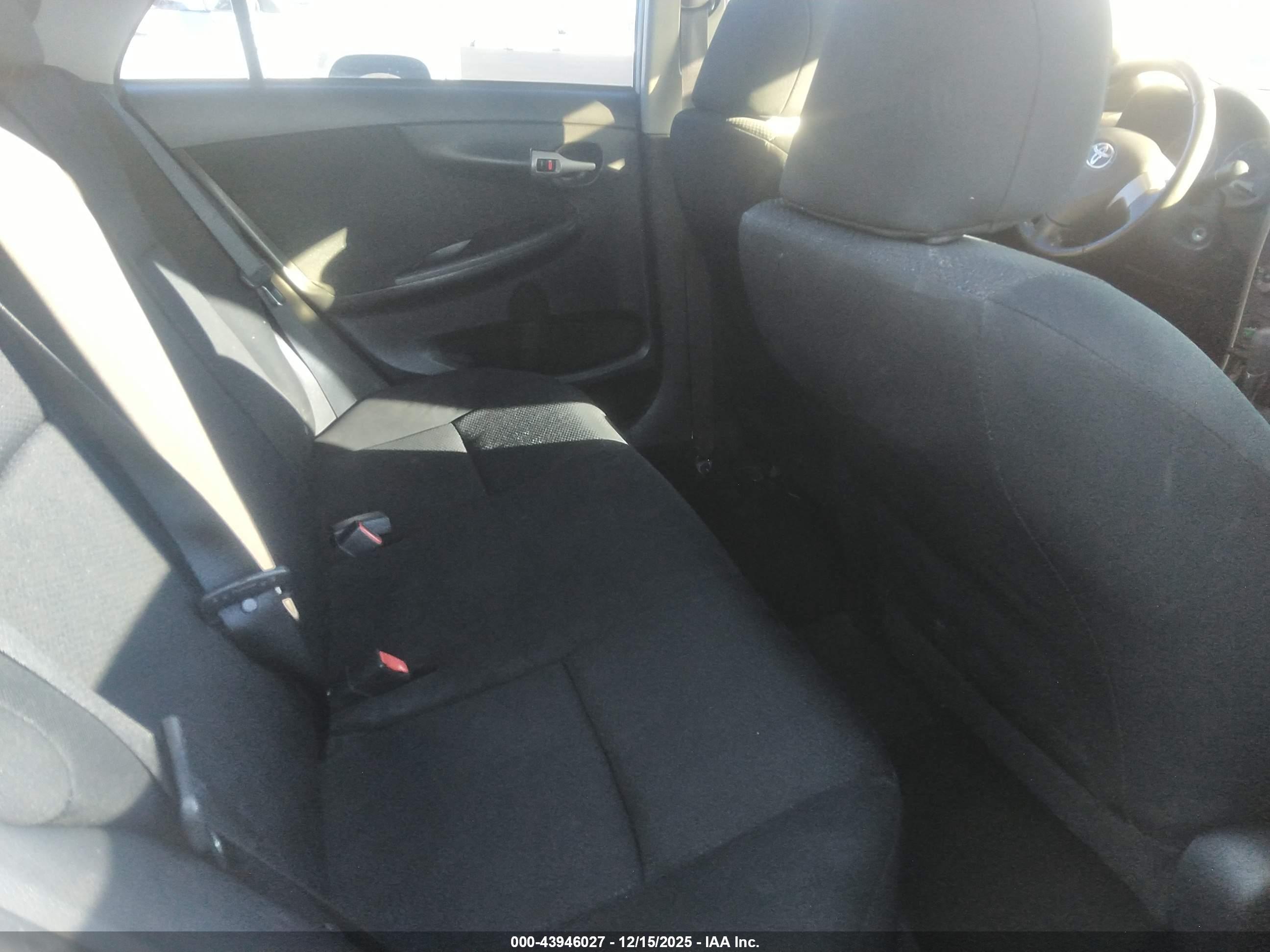 TOYOTA COROLLA image 8
