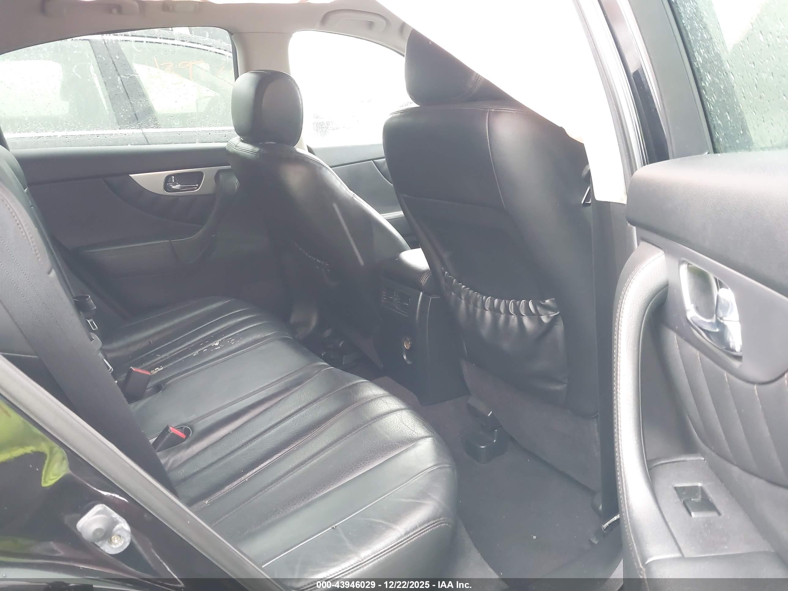 INFINITI FX37 image 8