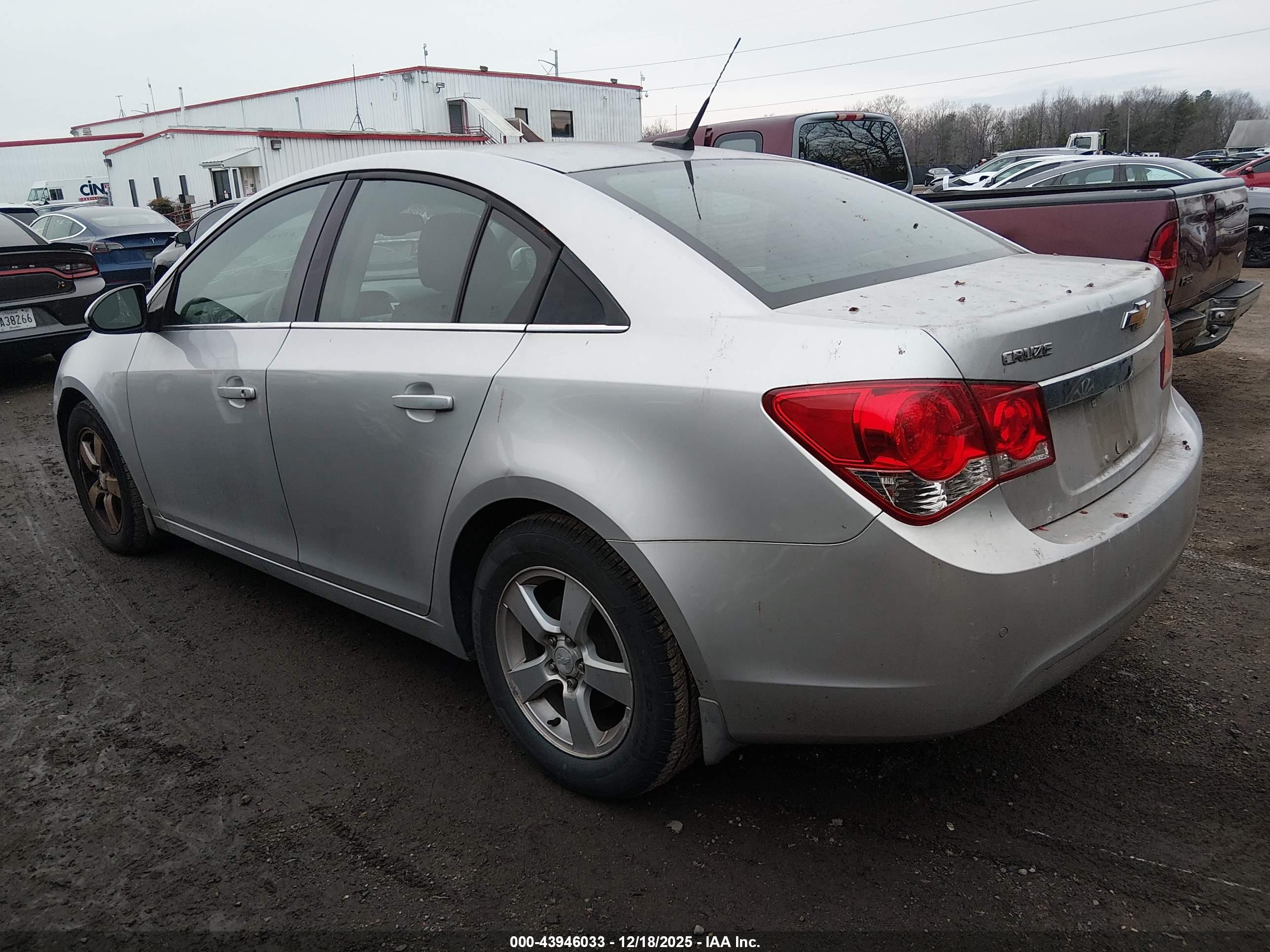 CHEVROLET CRUZE image 3