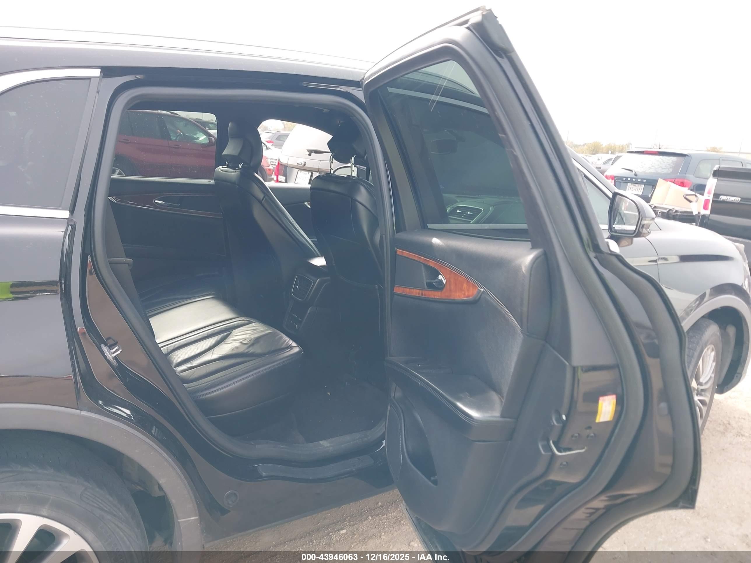 LINCOLN MKX image 8