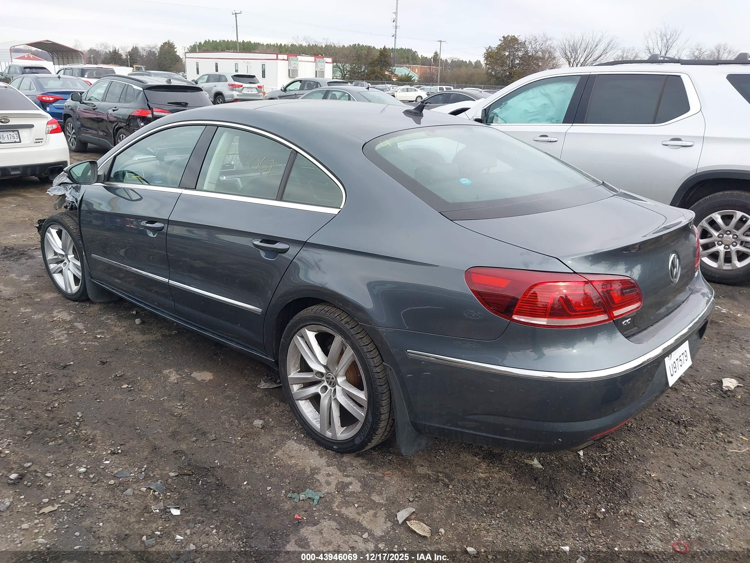 VOLKSWAGEN CC image 3