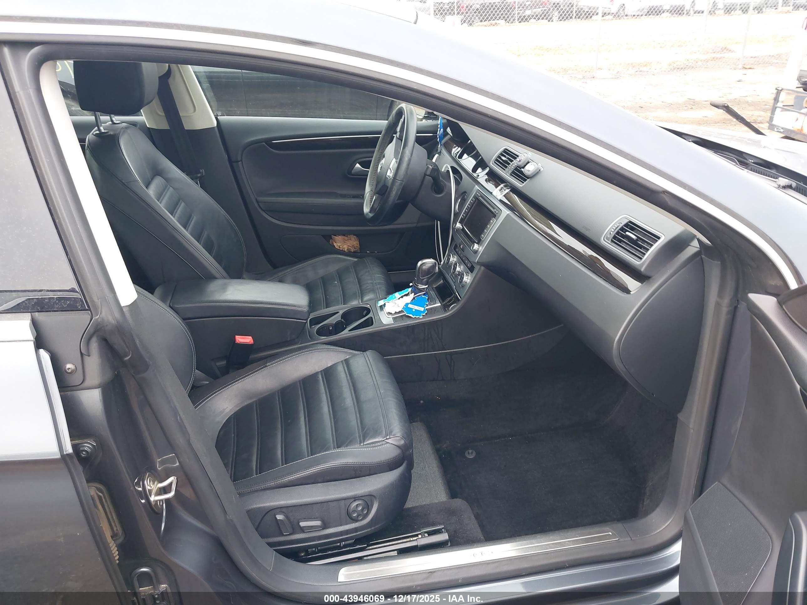VOLKSWAGEN CC image 5