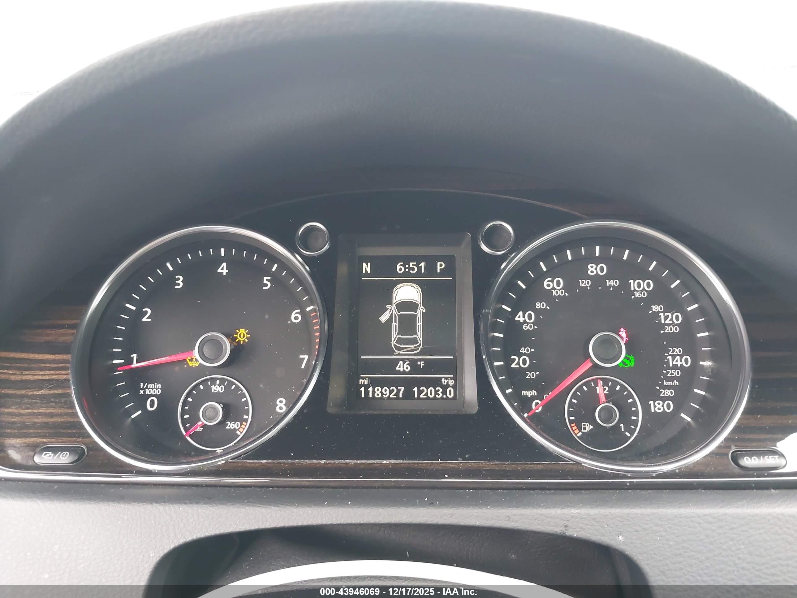 VOLKSWAGEN CC image 7