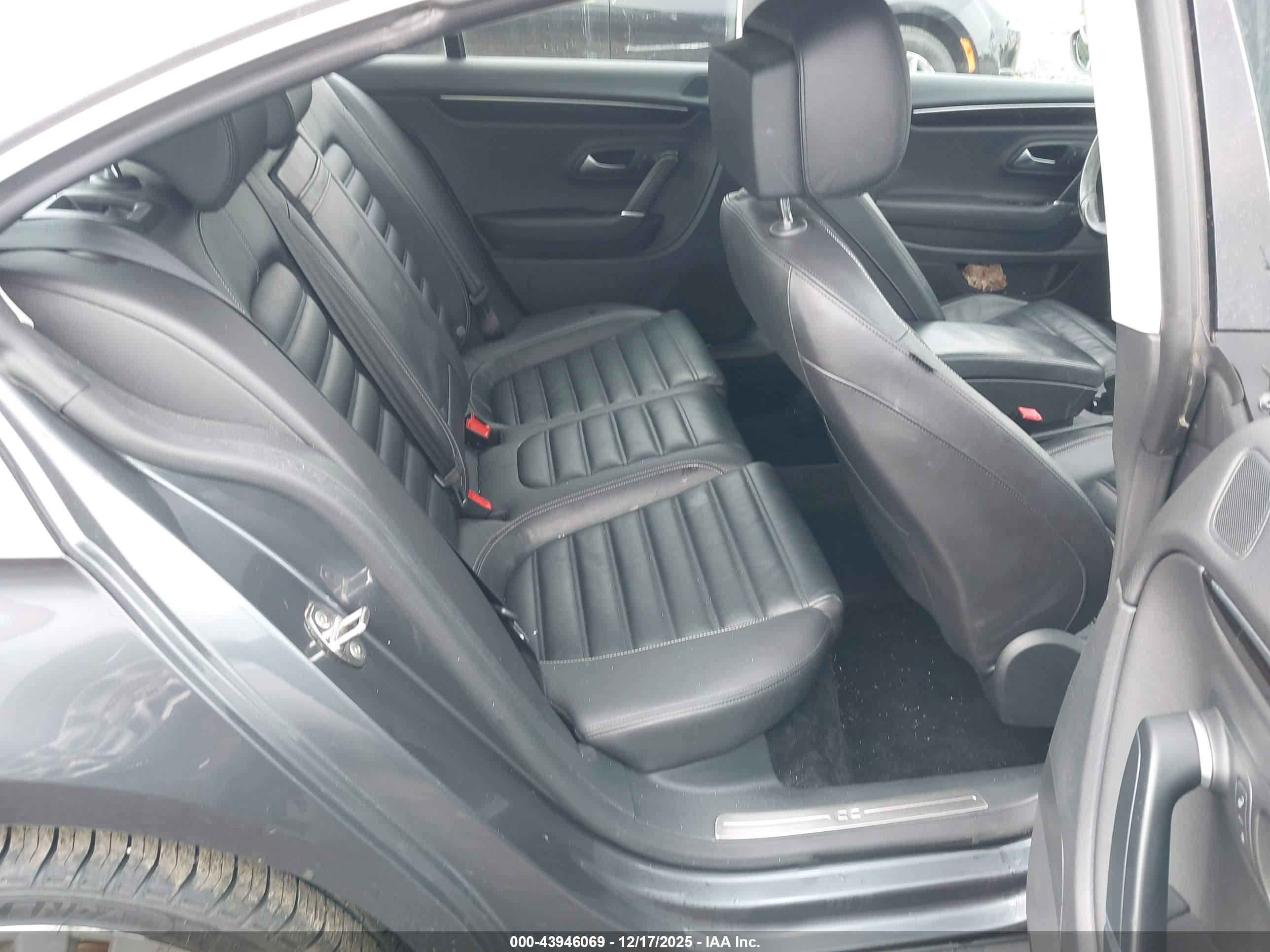 VOLKSWAGEN CC image 8