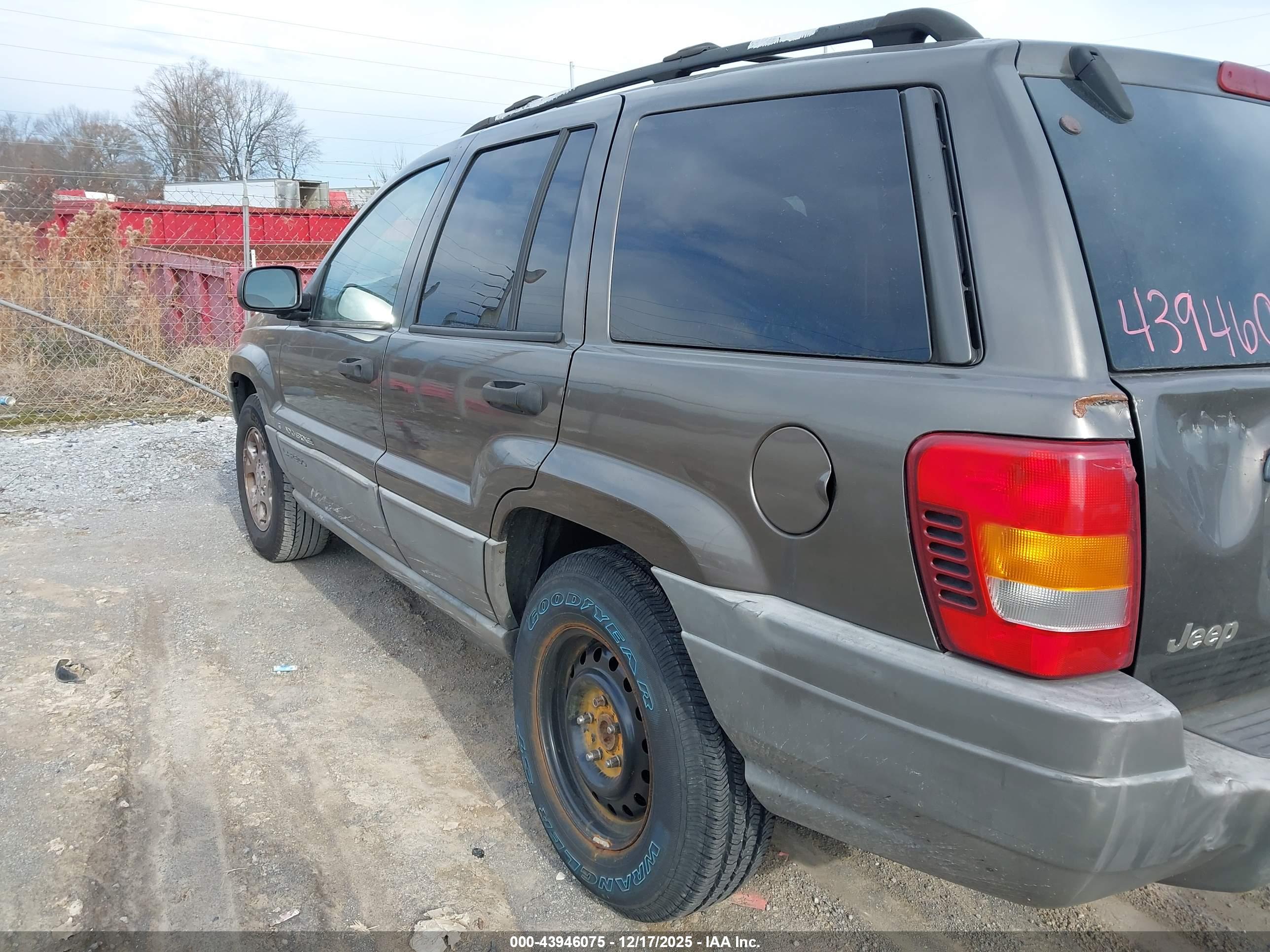 JEEP GRAND image 3