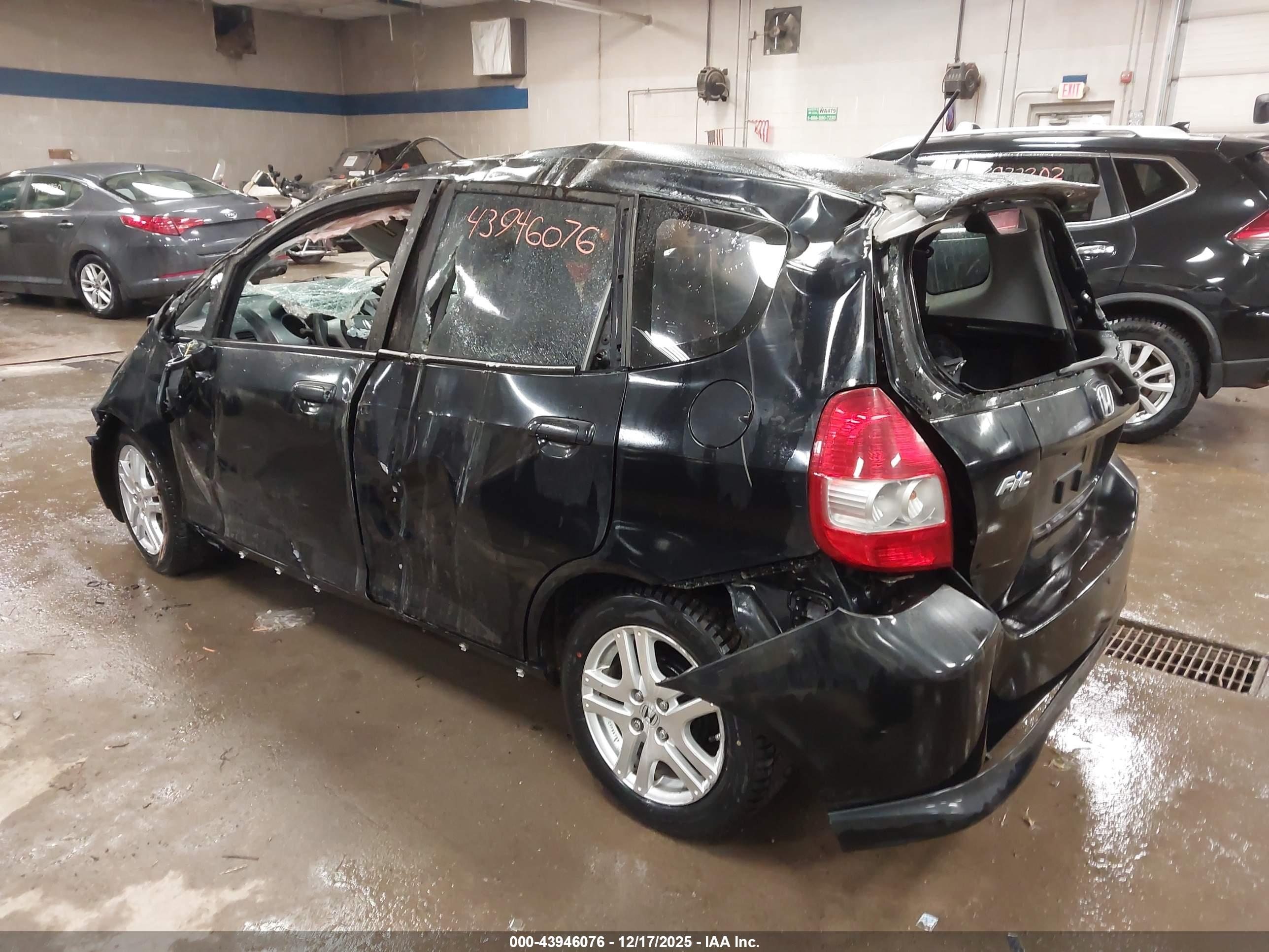 HONDA FIT image 3