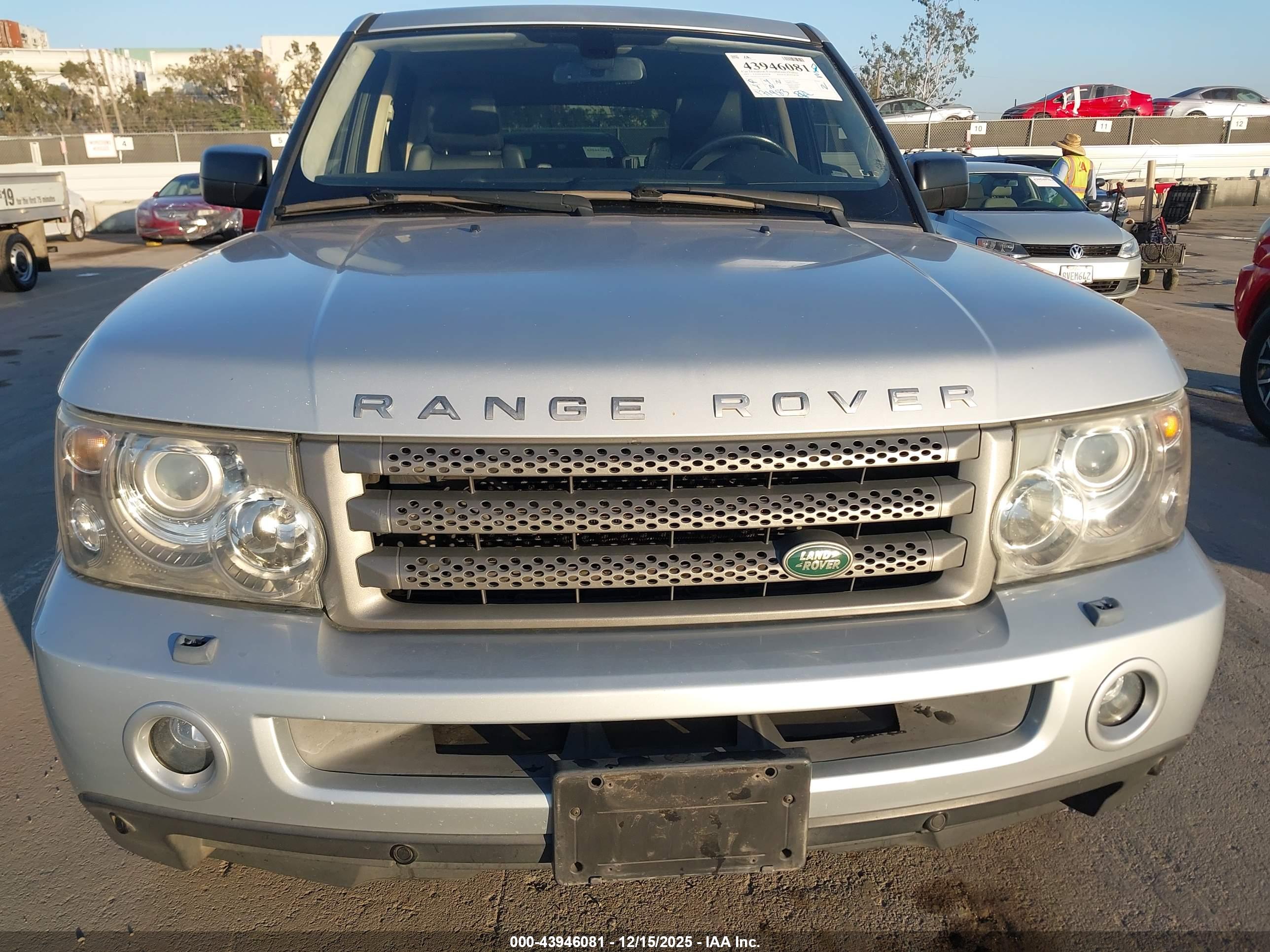 LAND ROVER image 6