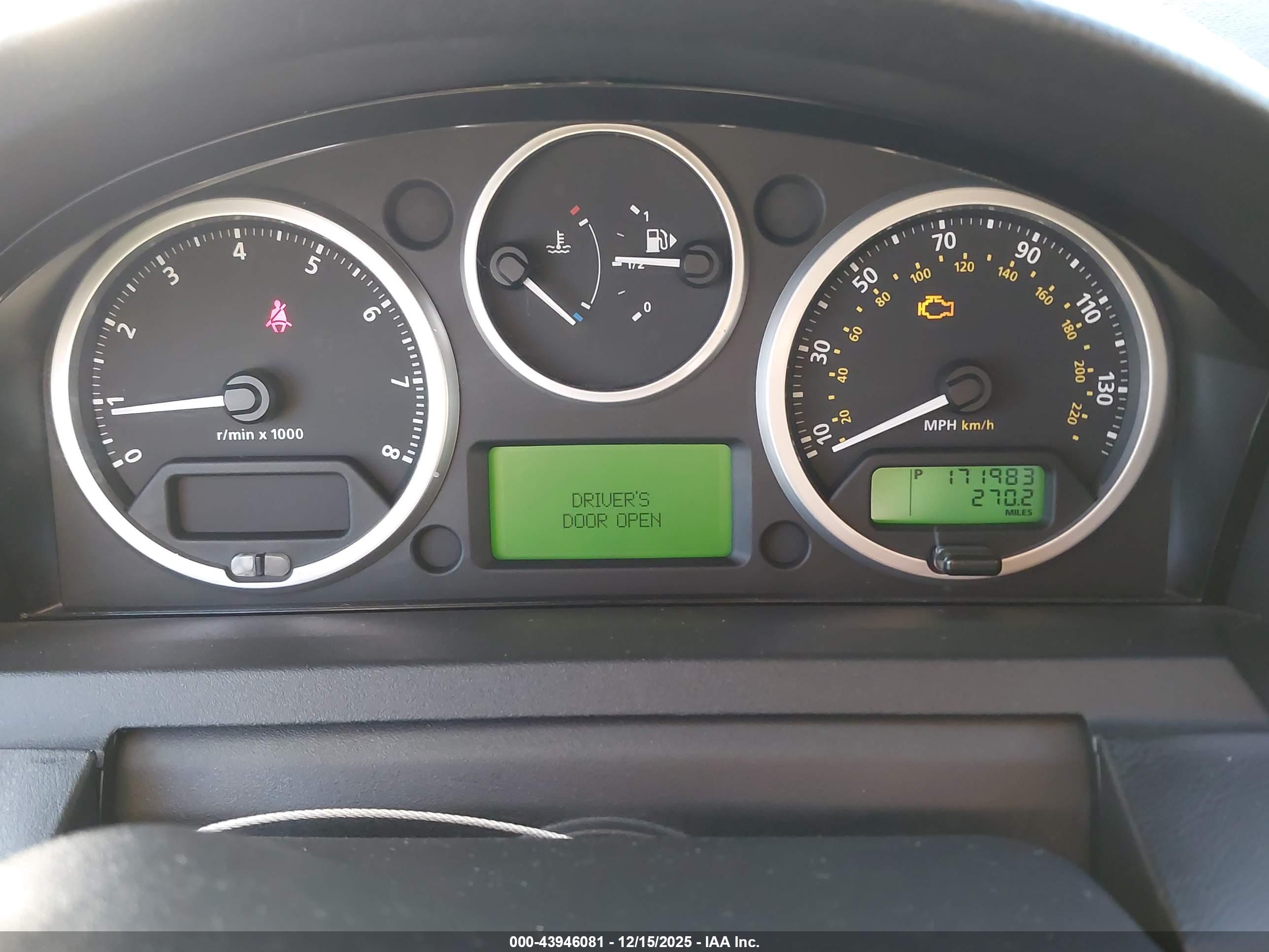 LAND ROVER image 7