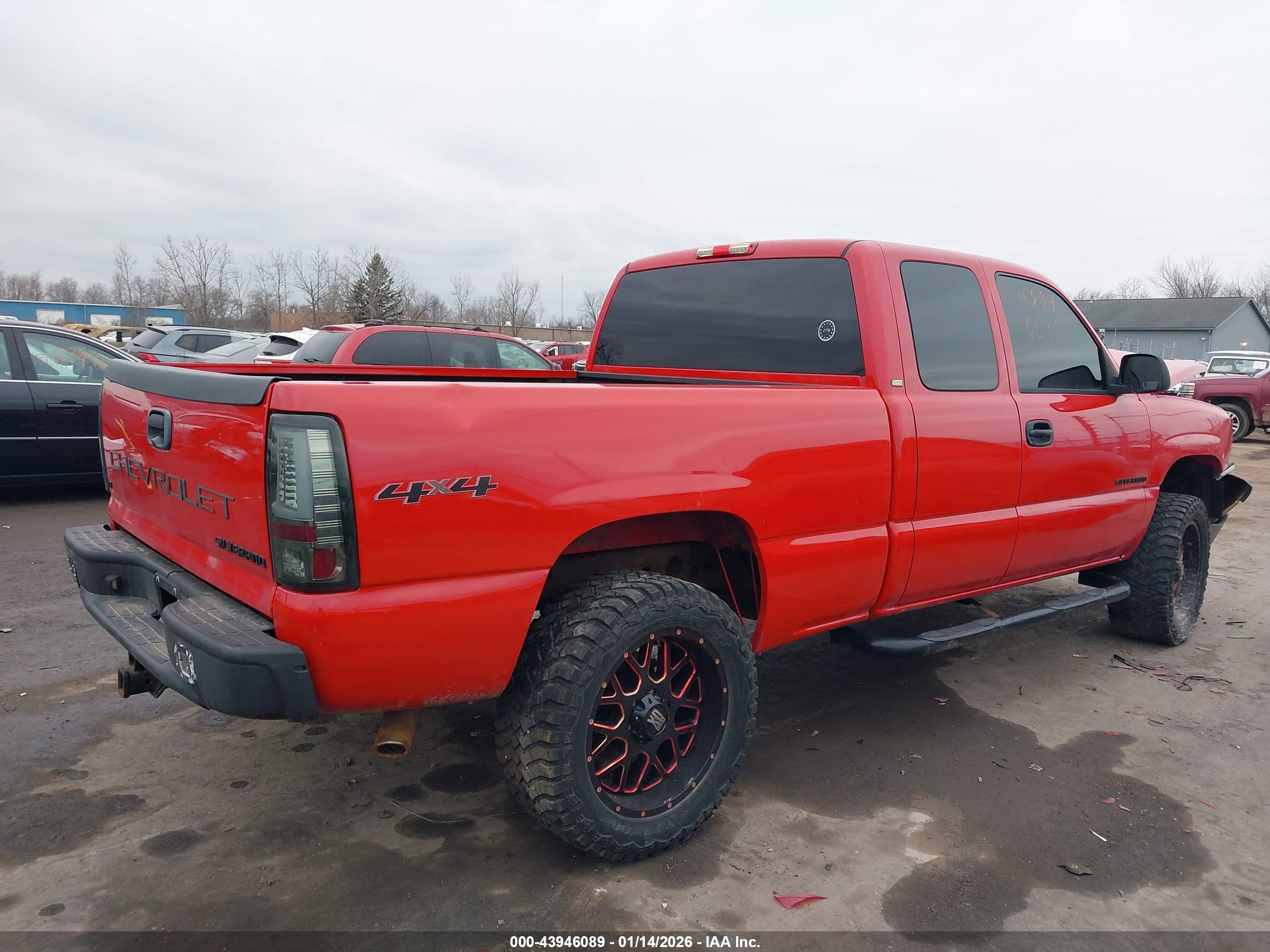 CHEVROLET SILVERADO image 4