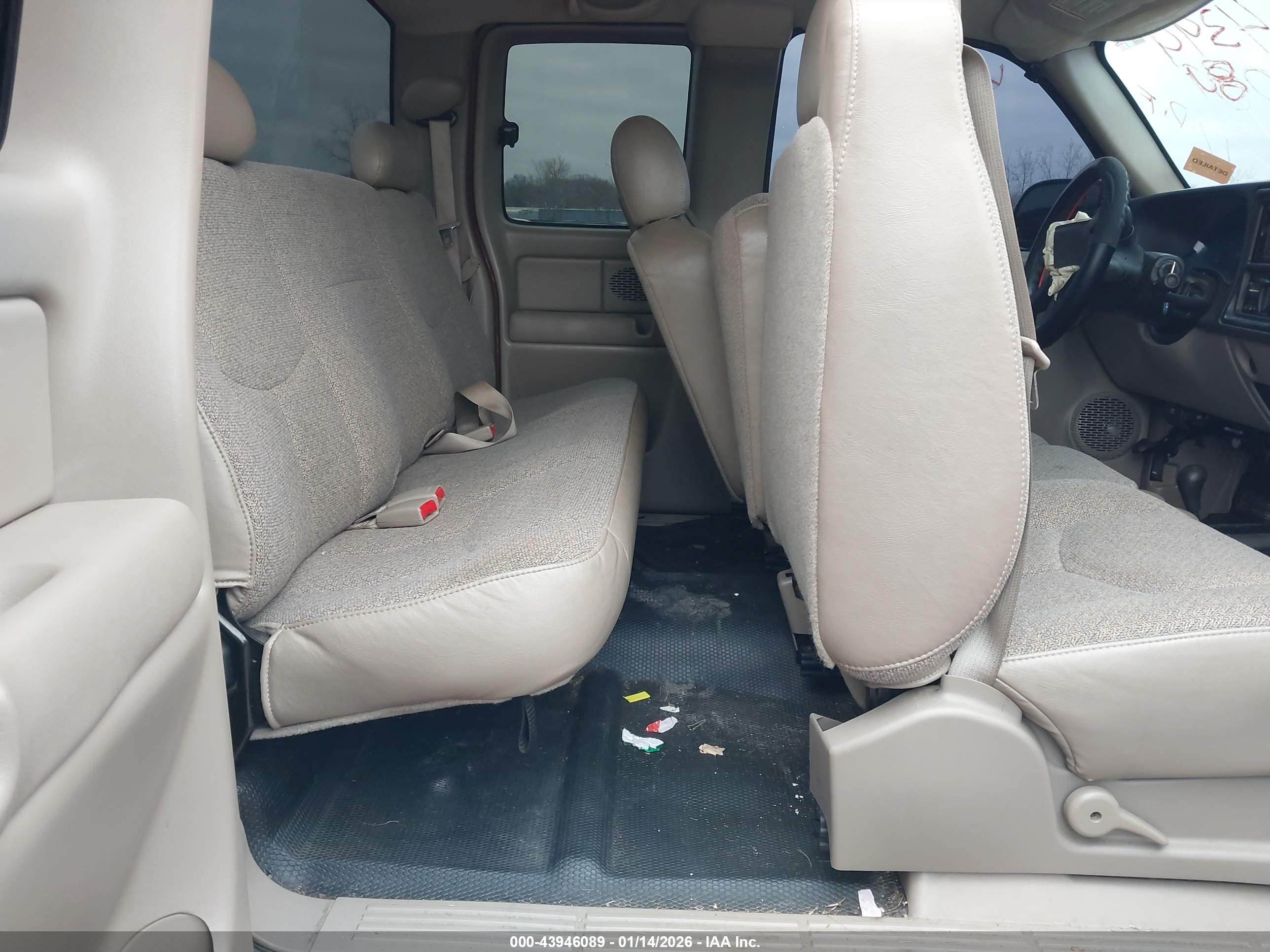 CHEVROLET SILVERADO image 8