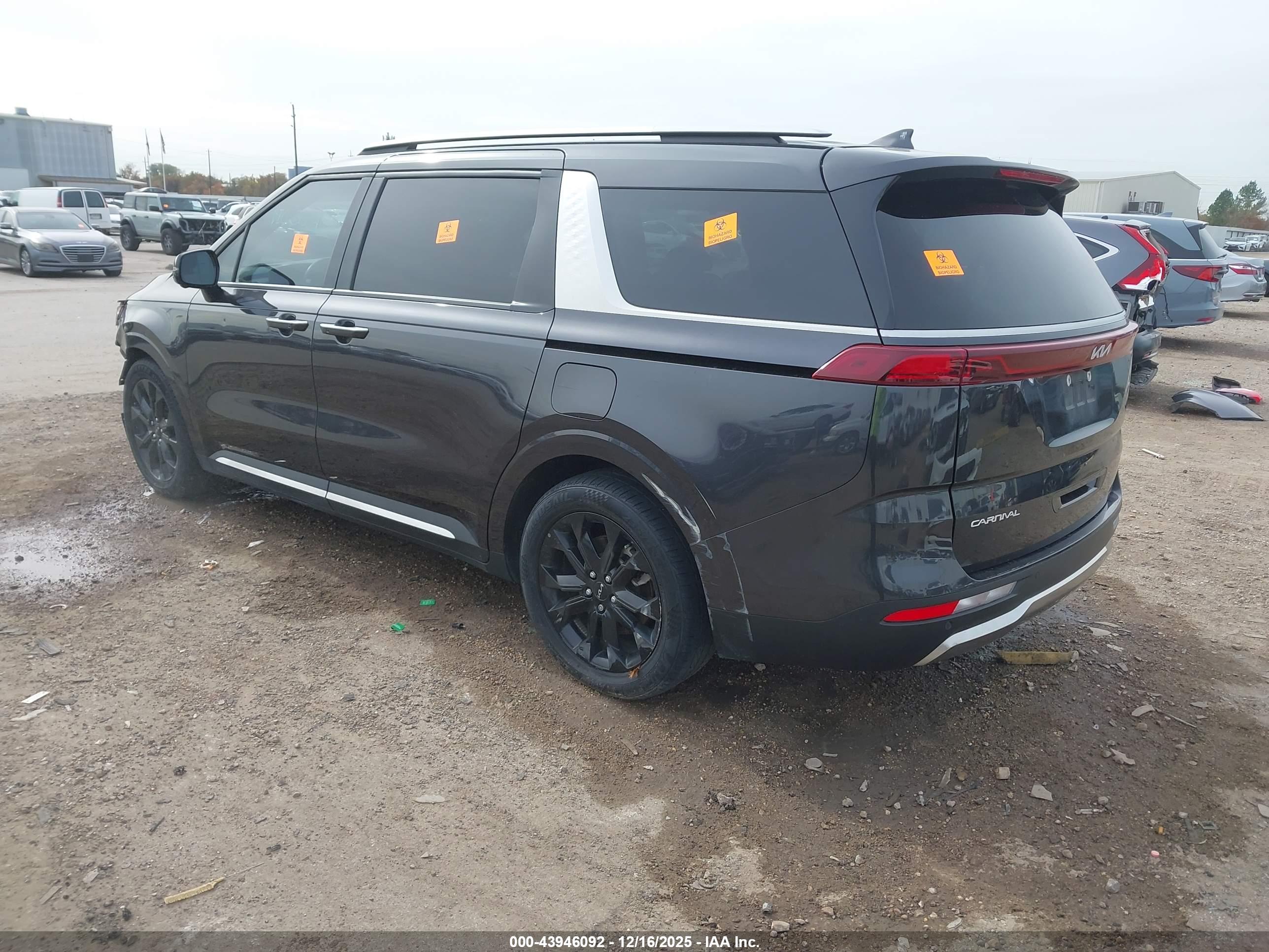 KIA CARNIVAL image 3