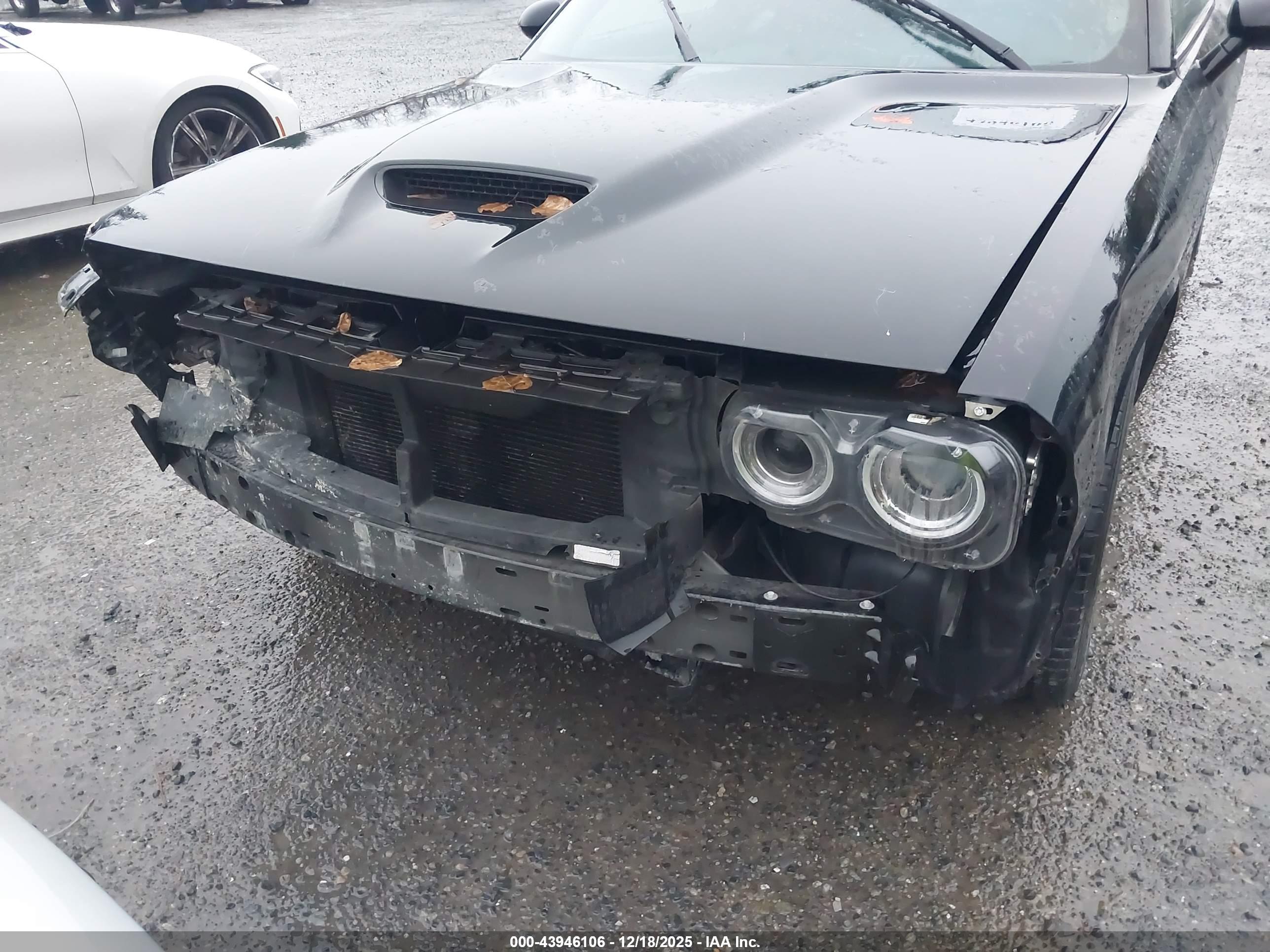 DODGE CHALLENGER image 6