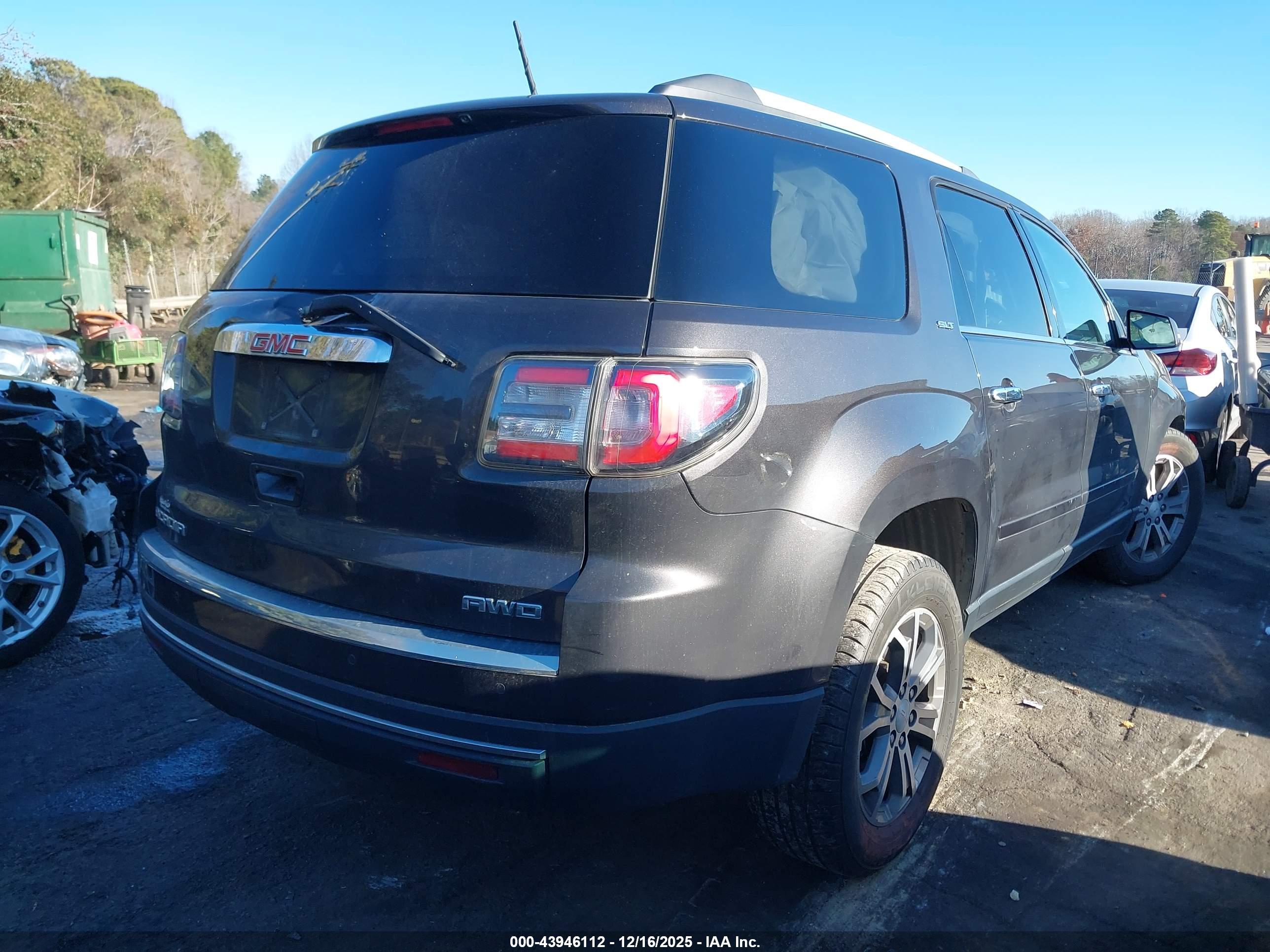 GMC ACADIA image 4