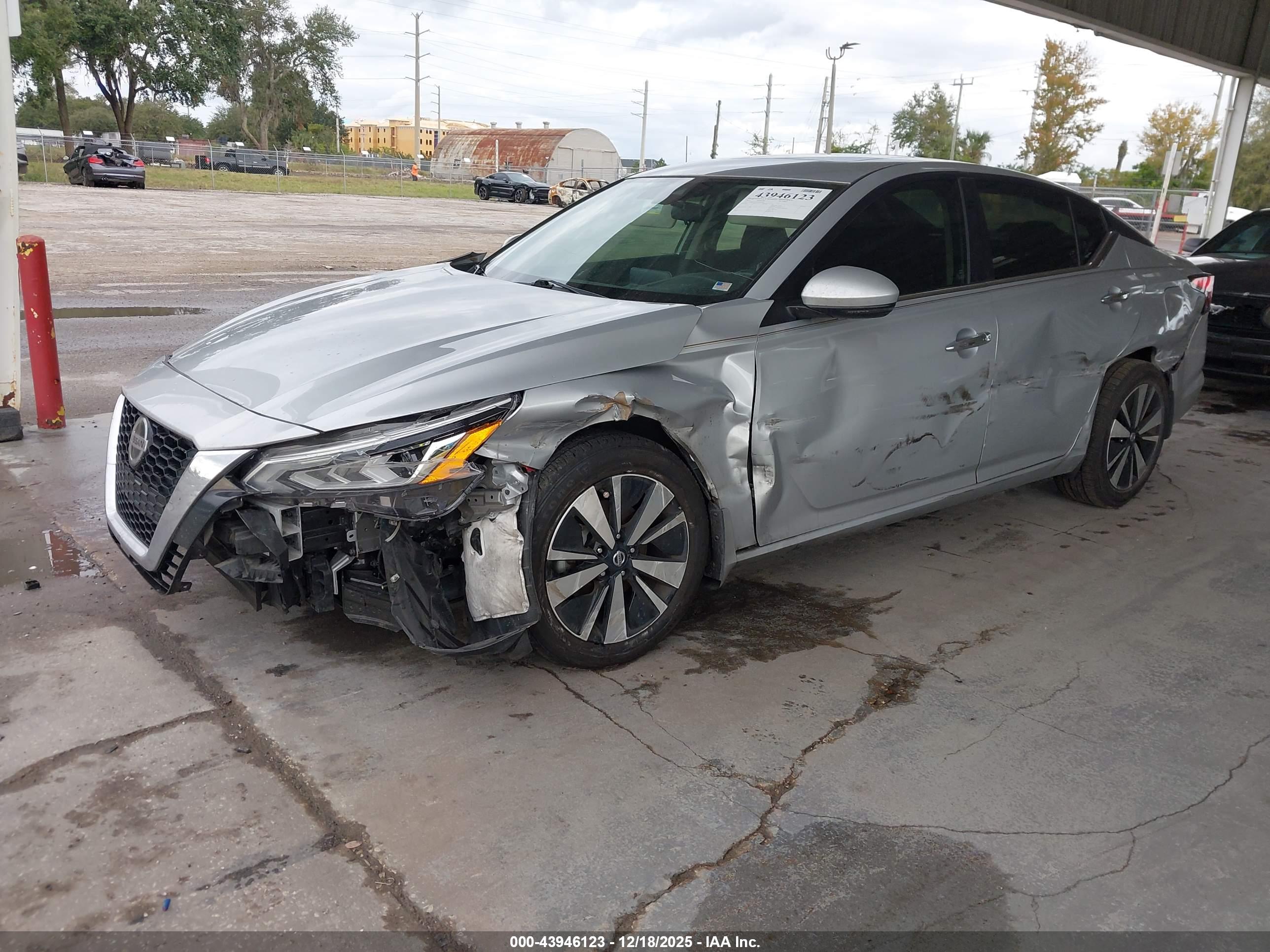 NISSAN ALTIMA image 2