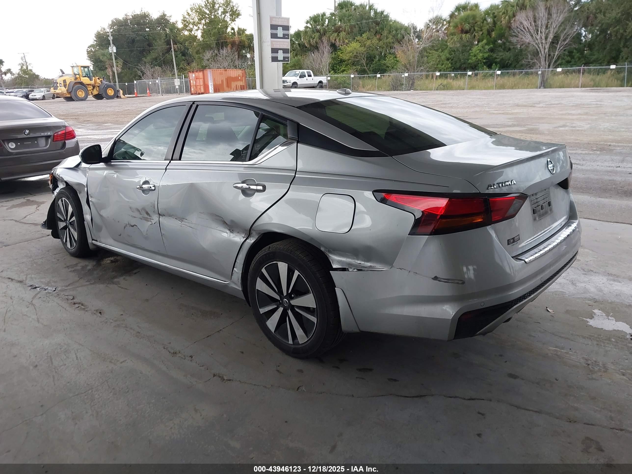 NISSAN ALTIMA image 3